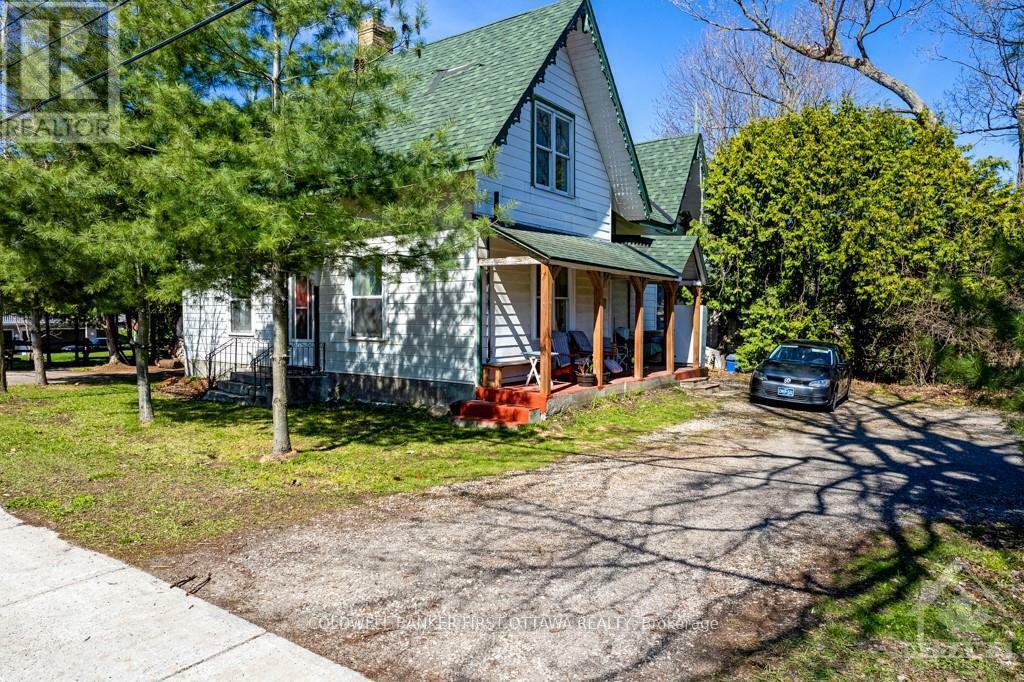 Property Photo:  21 Craig Street  ON K7H 1X8 