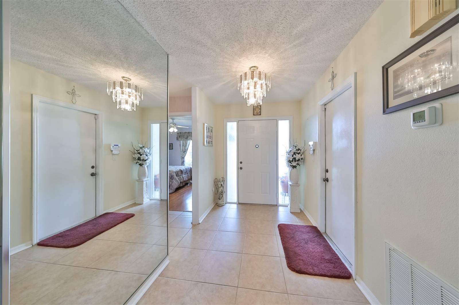 Property Photo:  909 Sun Key Court  FL 33573 