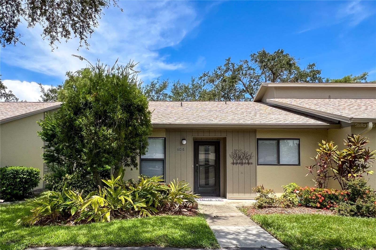 Property Photo: 6016 28th Street W 6016 FL 34207