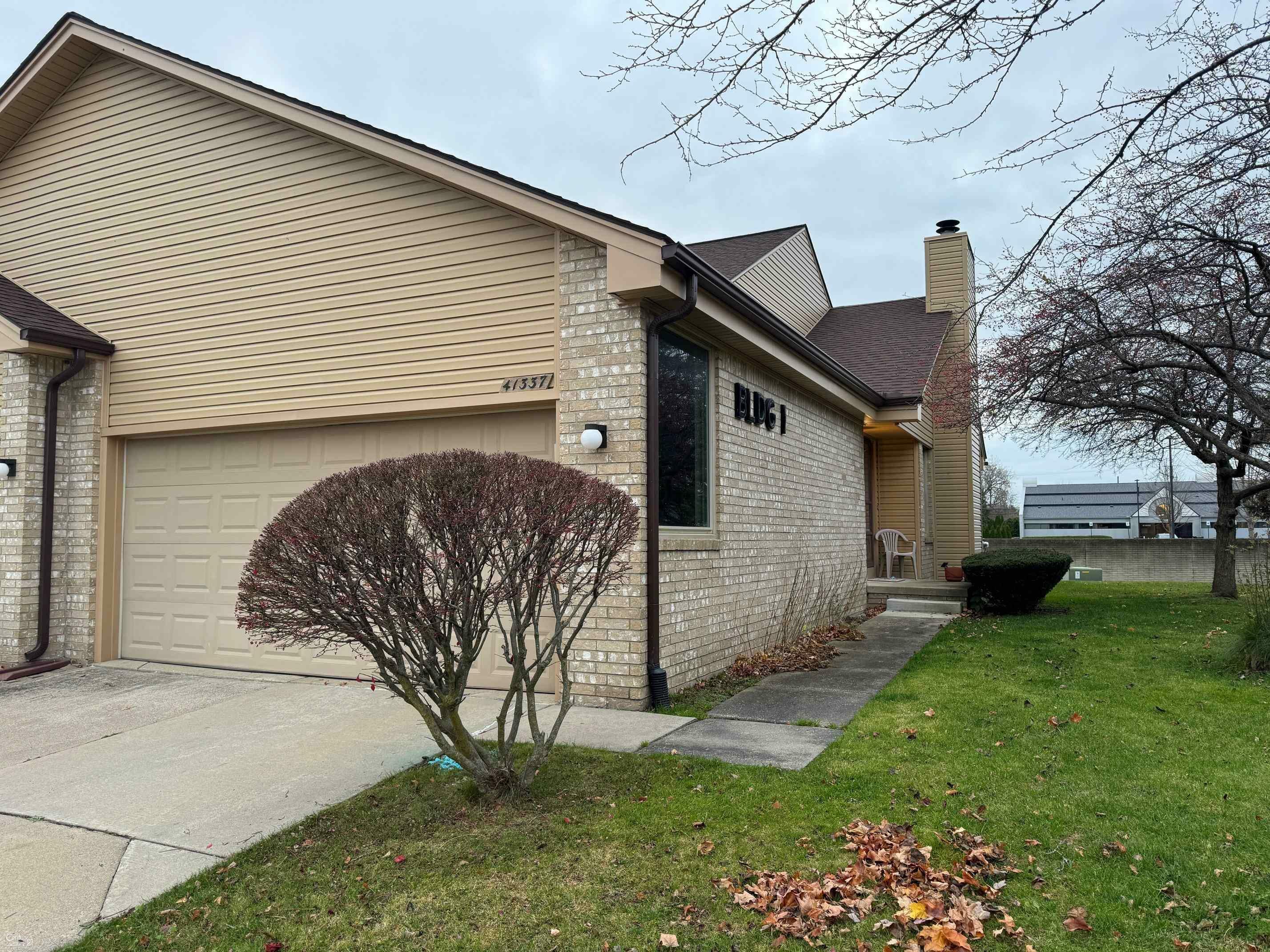 Property Photo:  41337 Ambercrest Drive  MI 48314 