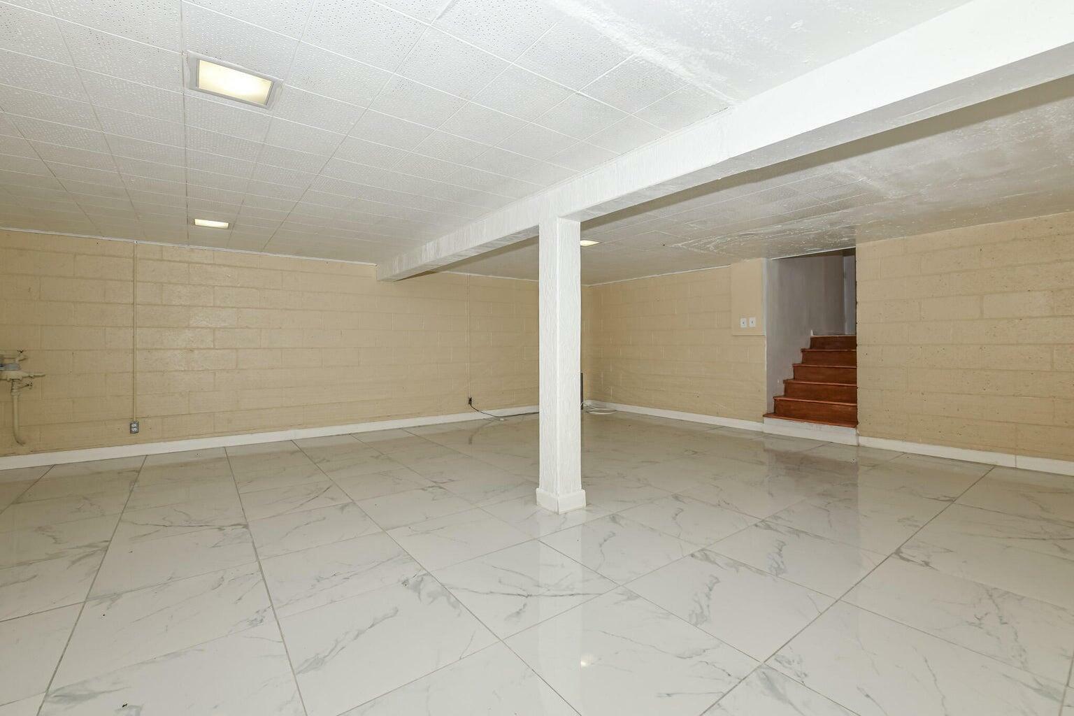 Property Photo:  13460 Tremont St   53005 