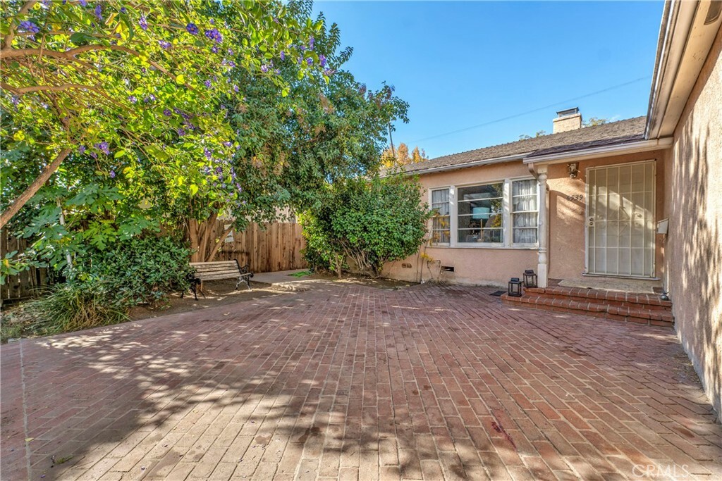 Property Photo:  6539 Costello Avenue  CA 91401 