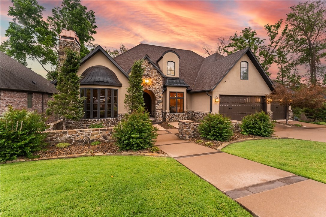 Property Photo:  1606 NE Chapel Hill Drive  AR 72712 