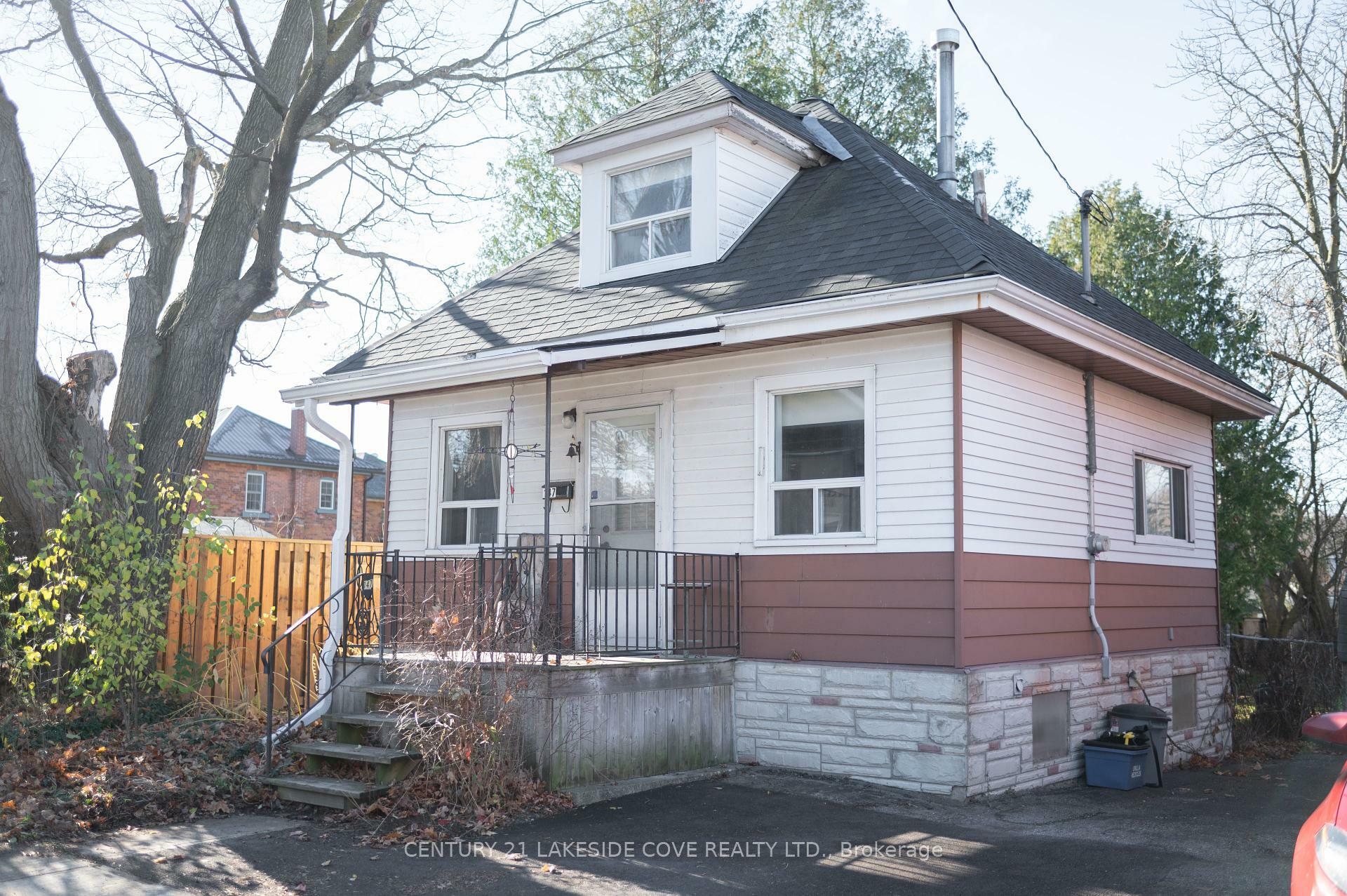 Property Photo: 147 Dufferin Street ON L3V 5T1