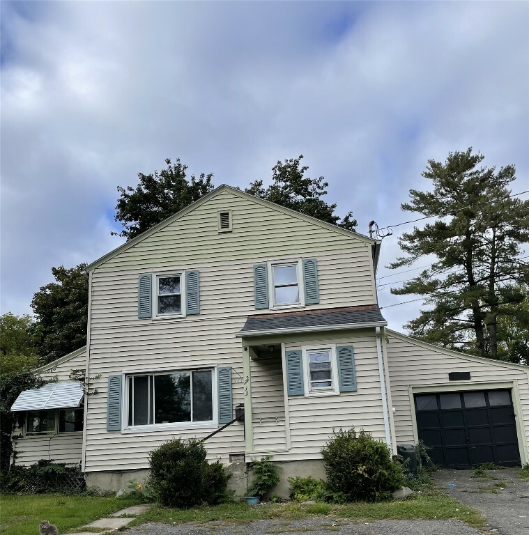 Property Photo:  2713 Watson Boulevard  NY 13760 