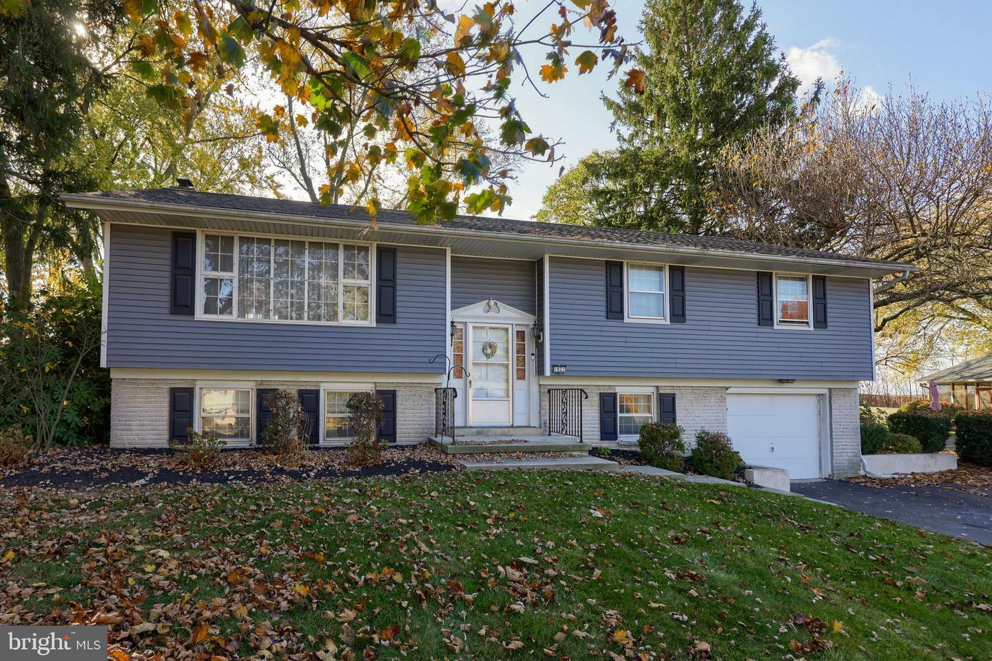 Property Photo:  1821 Amity Drive  PA 17601 