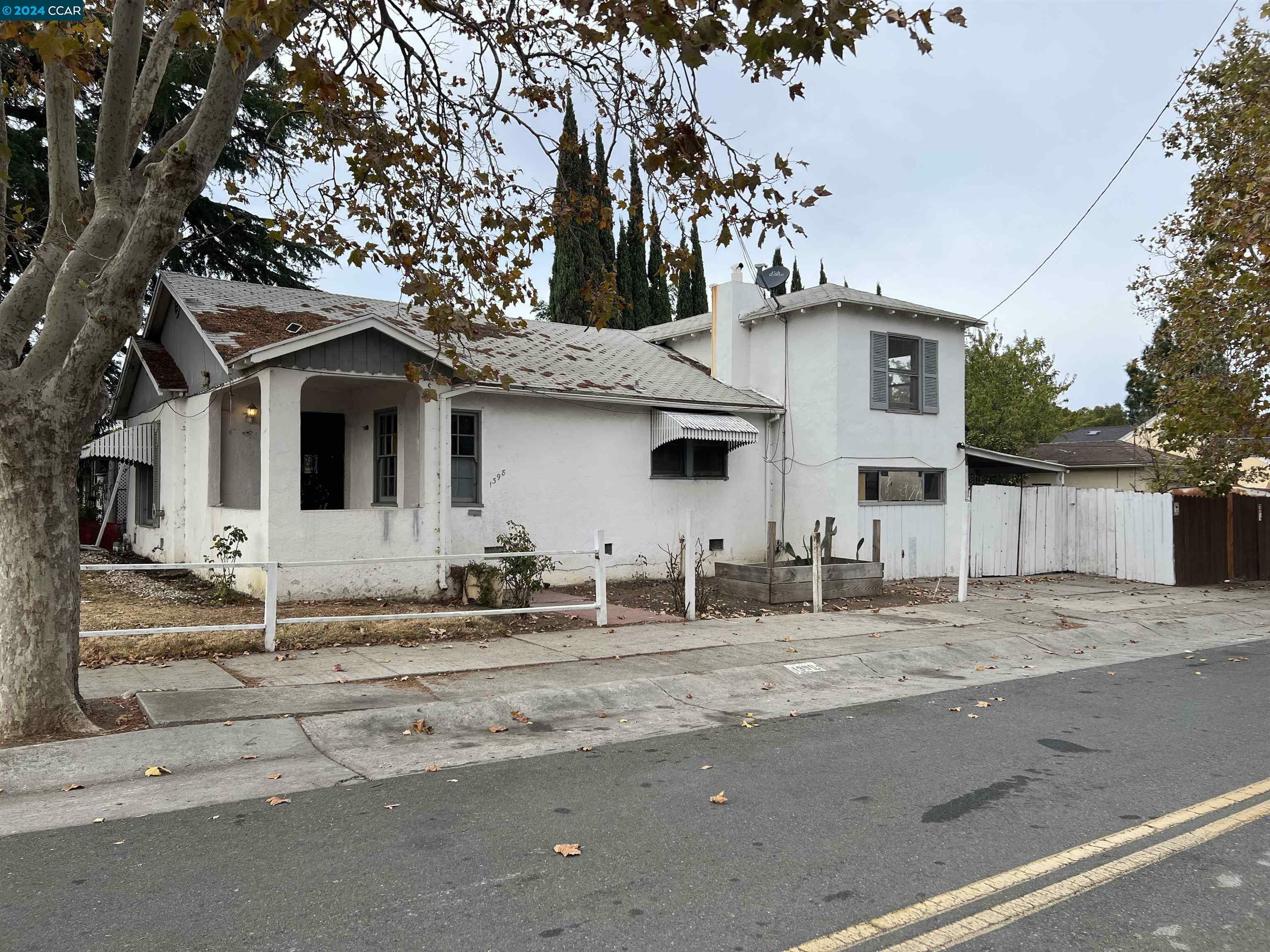 Property Photo:  1398 Acacia St  CA 94565 