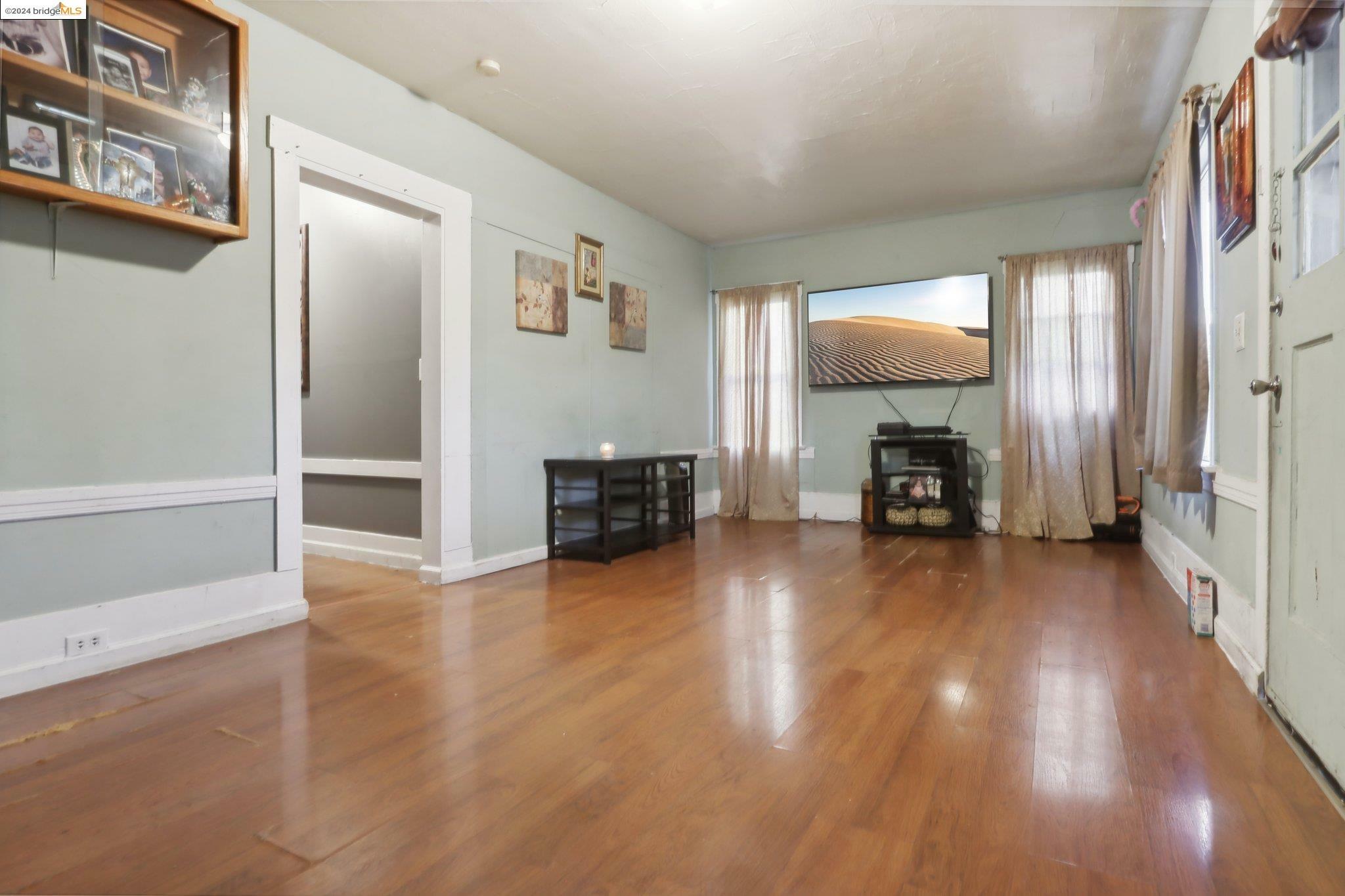 Property Photo:  630 Victoria Ct  CA 94577 