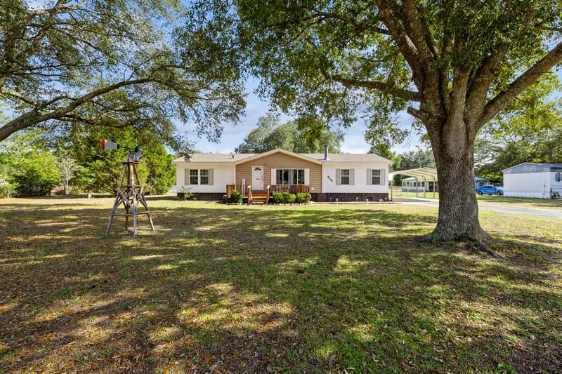 Property Photo:  4500 Sleepy Hammock Drive  FL 32583 