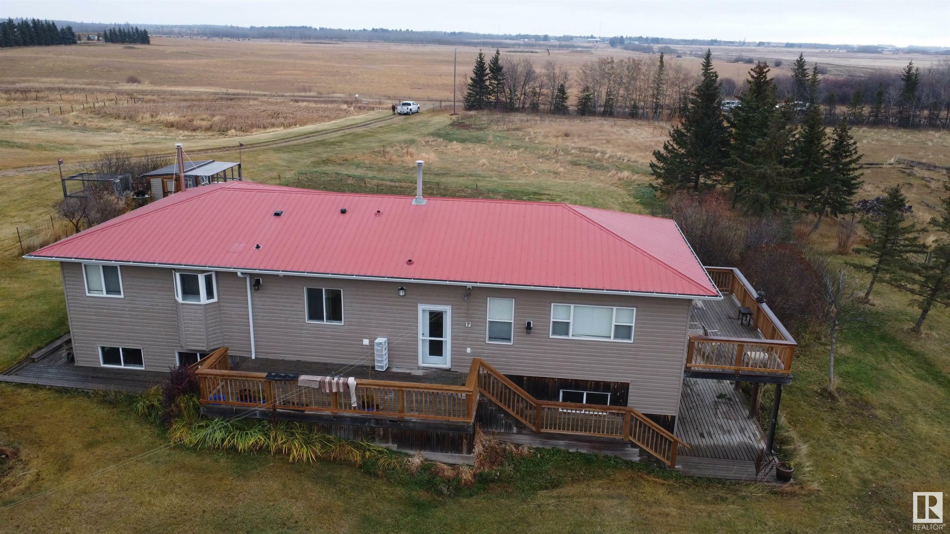 Property Photo:  49548 Rge Road 224  AB T0B 3M3 