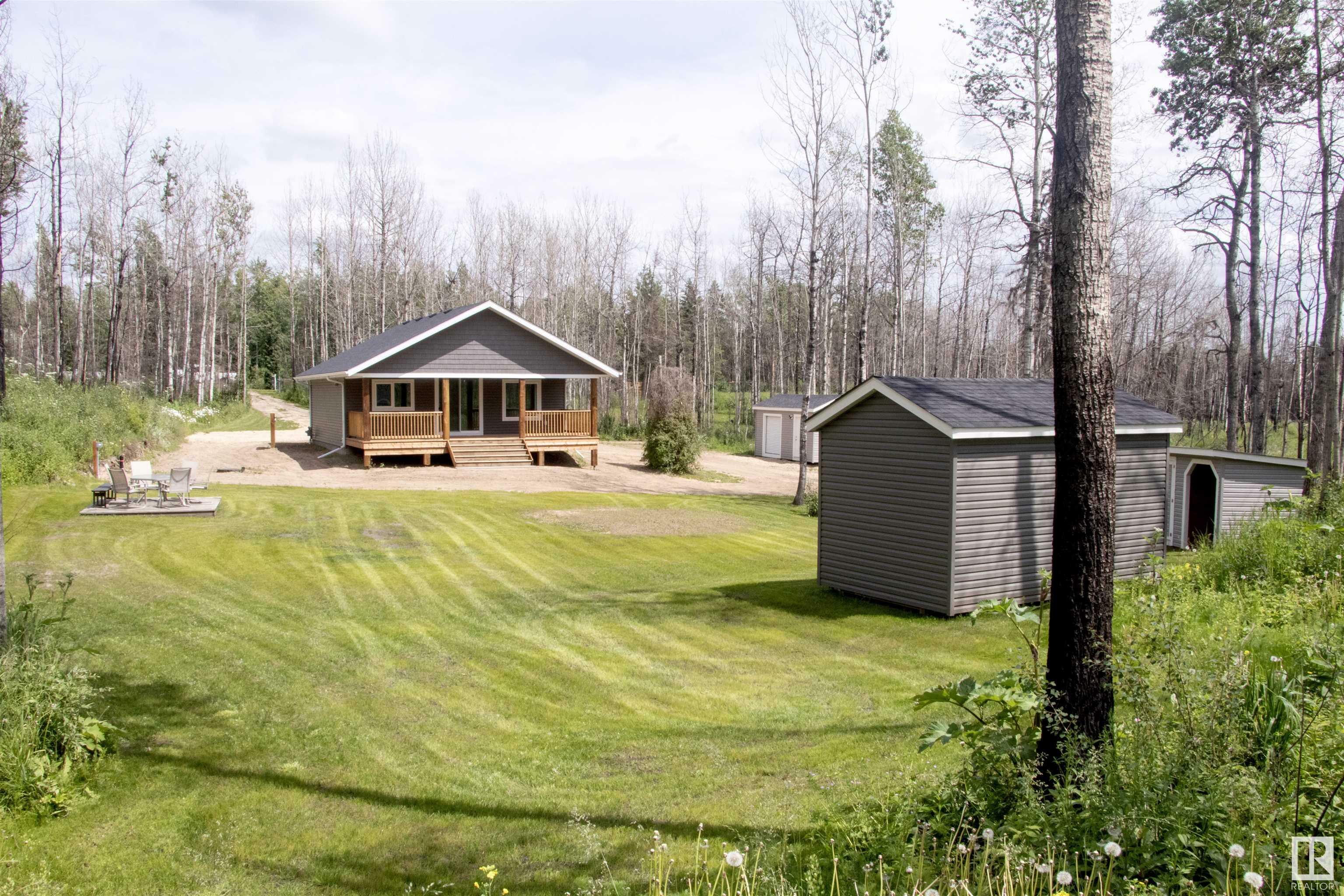 Property Photo:  5124 Twp Rd 554  AB T0E 0L0 