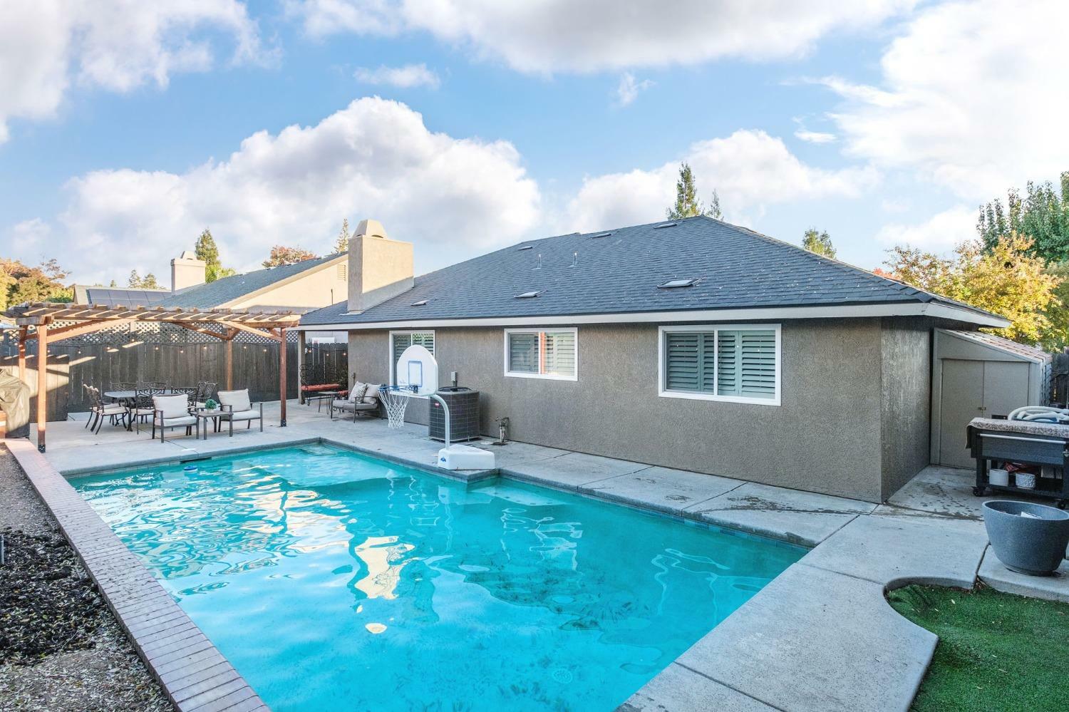 Property Photo:  1493 Fallbrook Avenue  CA 93611 