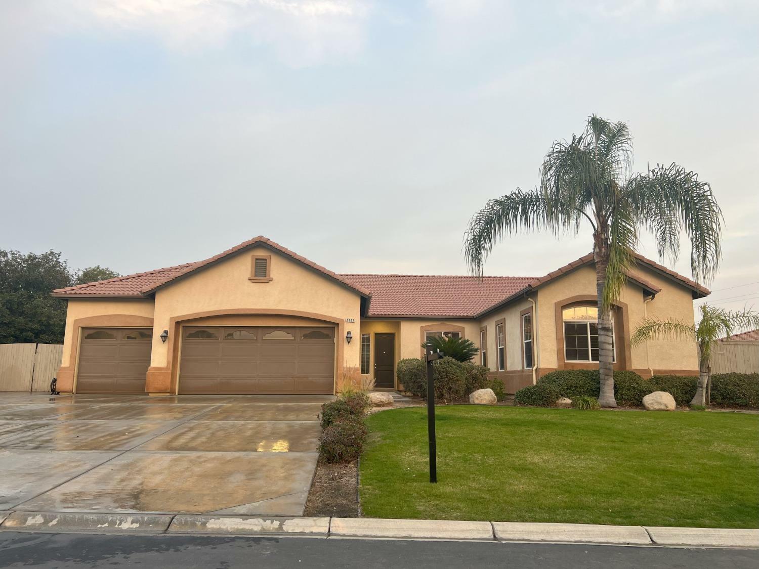 Property Photo:  6607 Carracci Lane  CA 93306 