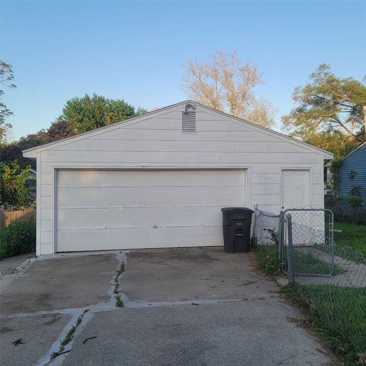 Property Photo:  3829 1st Street  IA 50313 