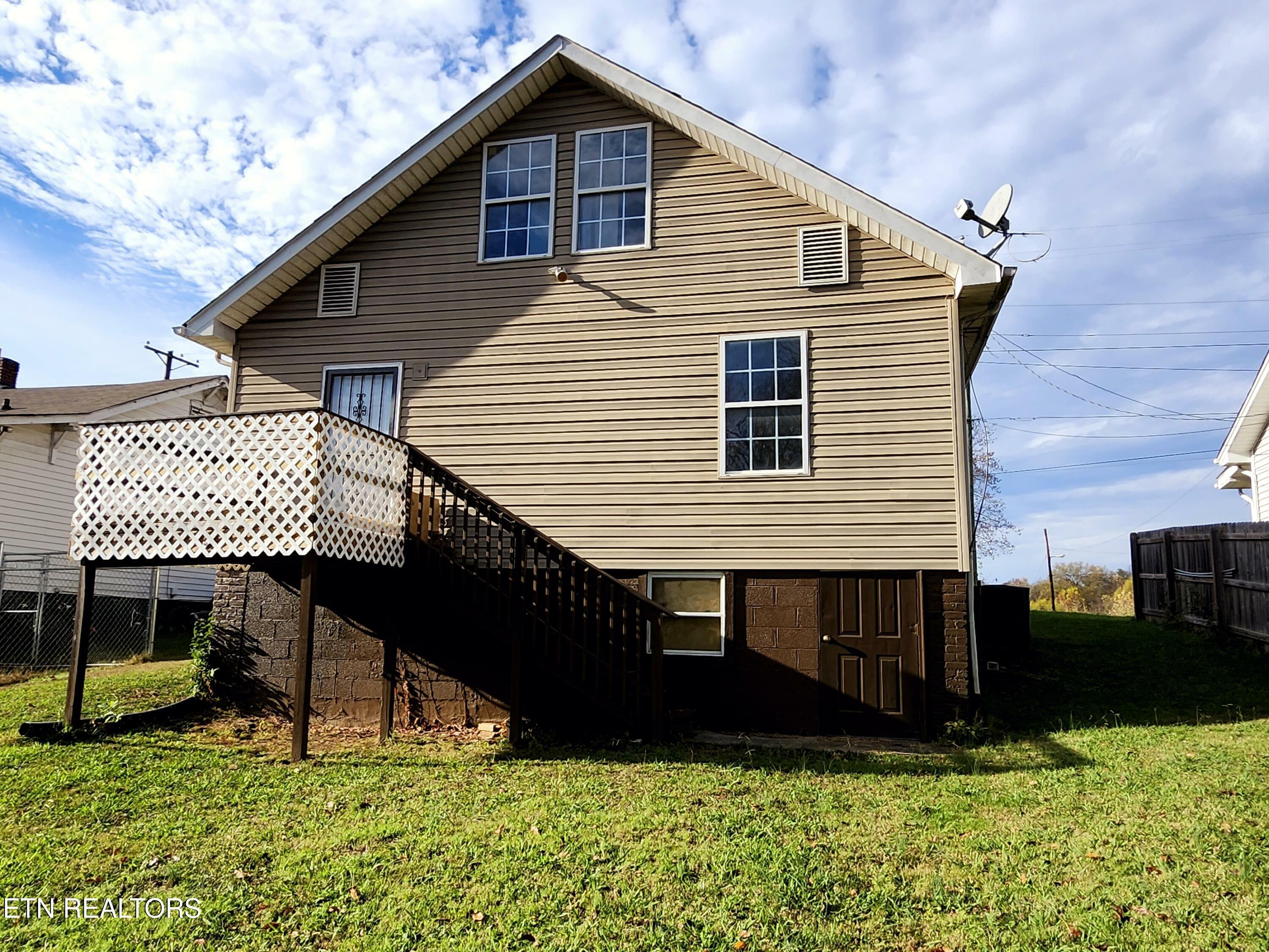 Property Photo:  2120 Chipman St  TN 37917 