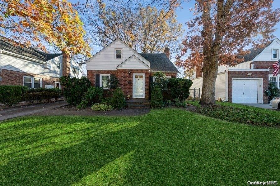 Property Photo:  34 Maple Drive  NY 11040 