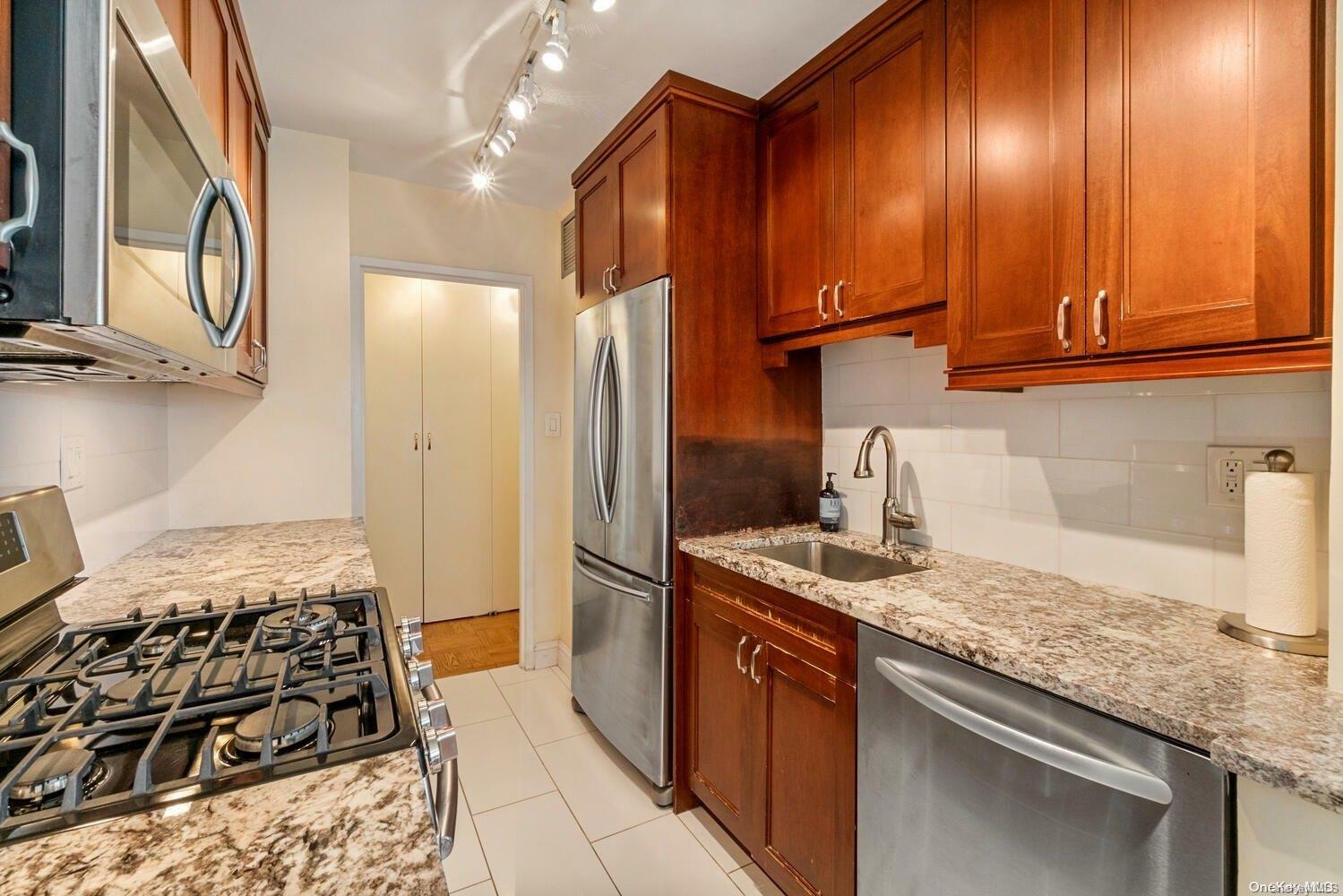 Property Photo:  18-05 215 Street 8G  NY 11360 