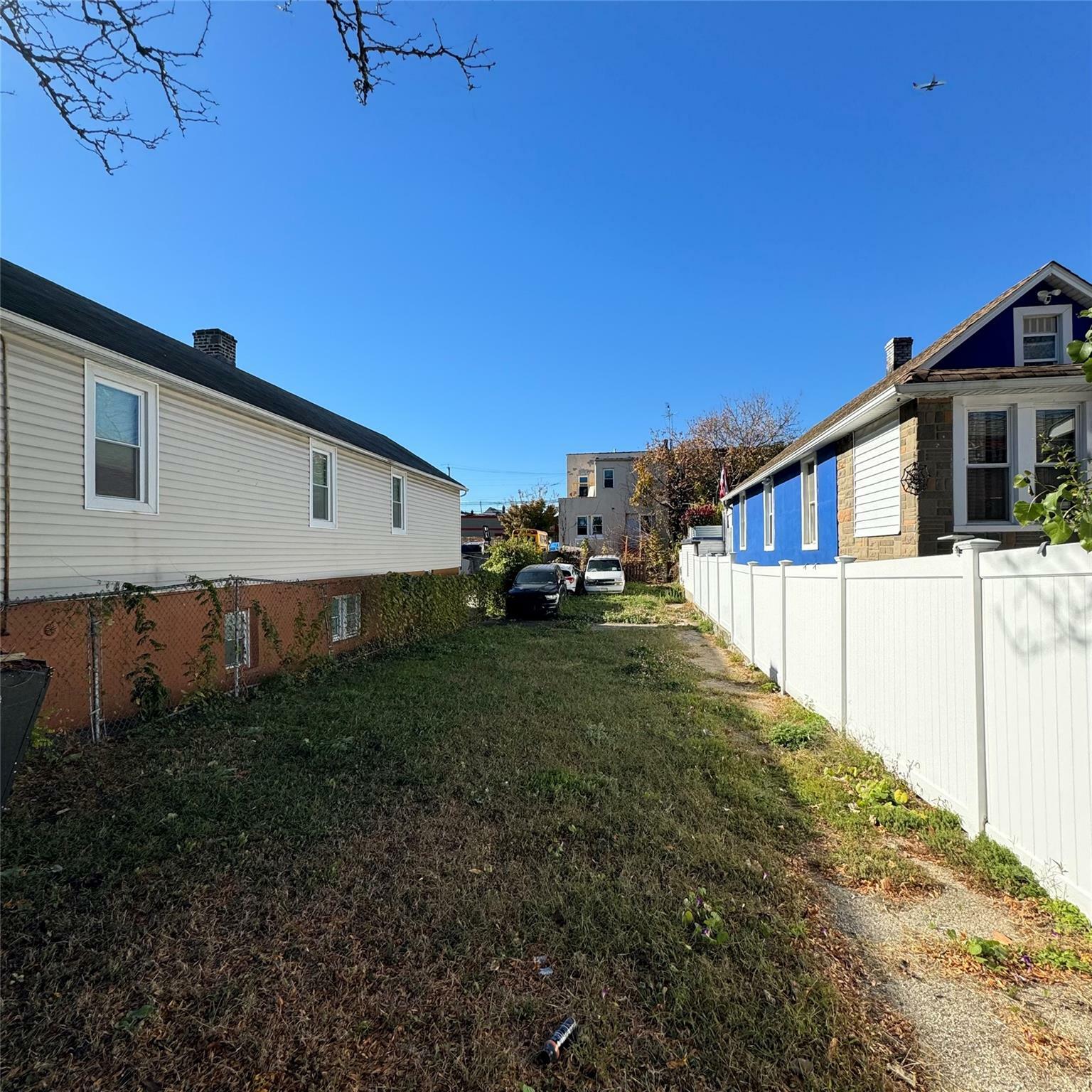 Property Photo: 427 Bolton Avenue NY 10473