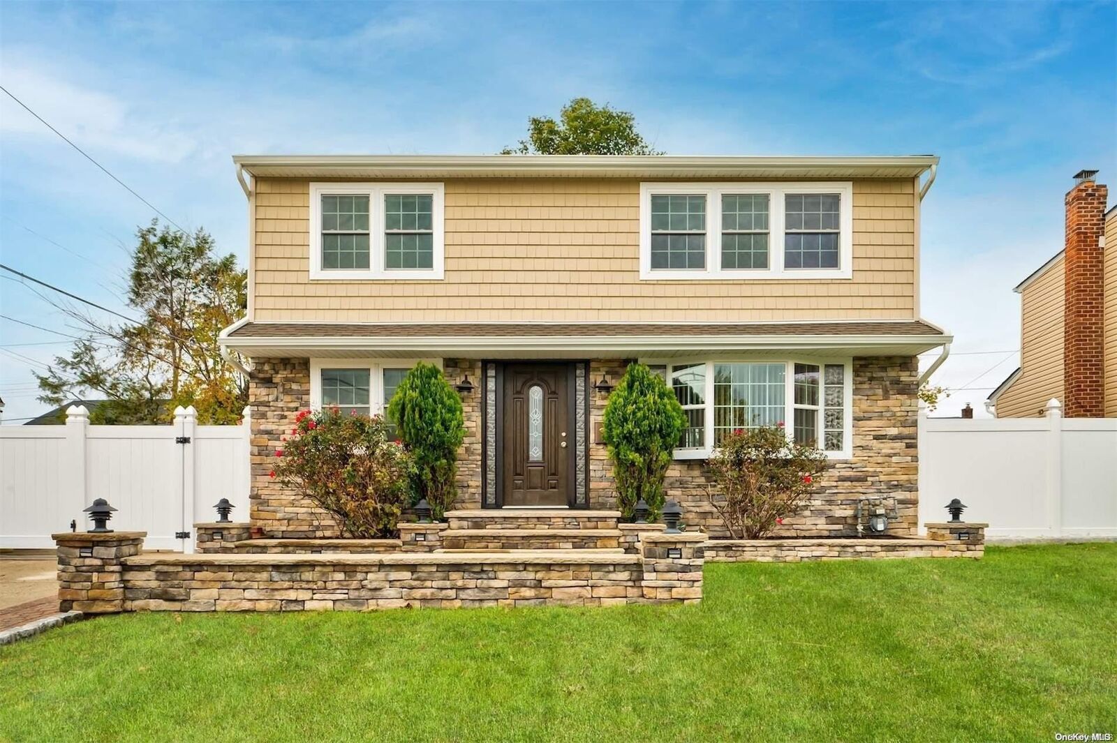 Property Photo:  6 George Avenue  NY 11801 