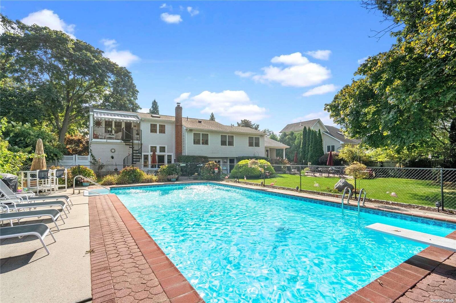 Property Photo: 182 Connetquot Road NY 11705