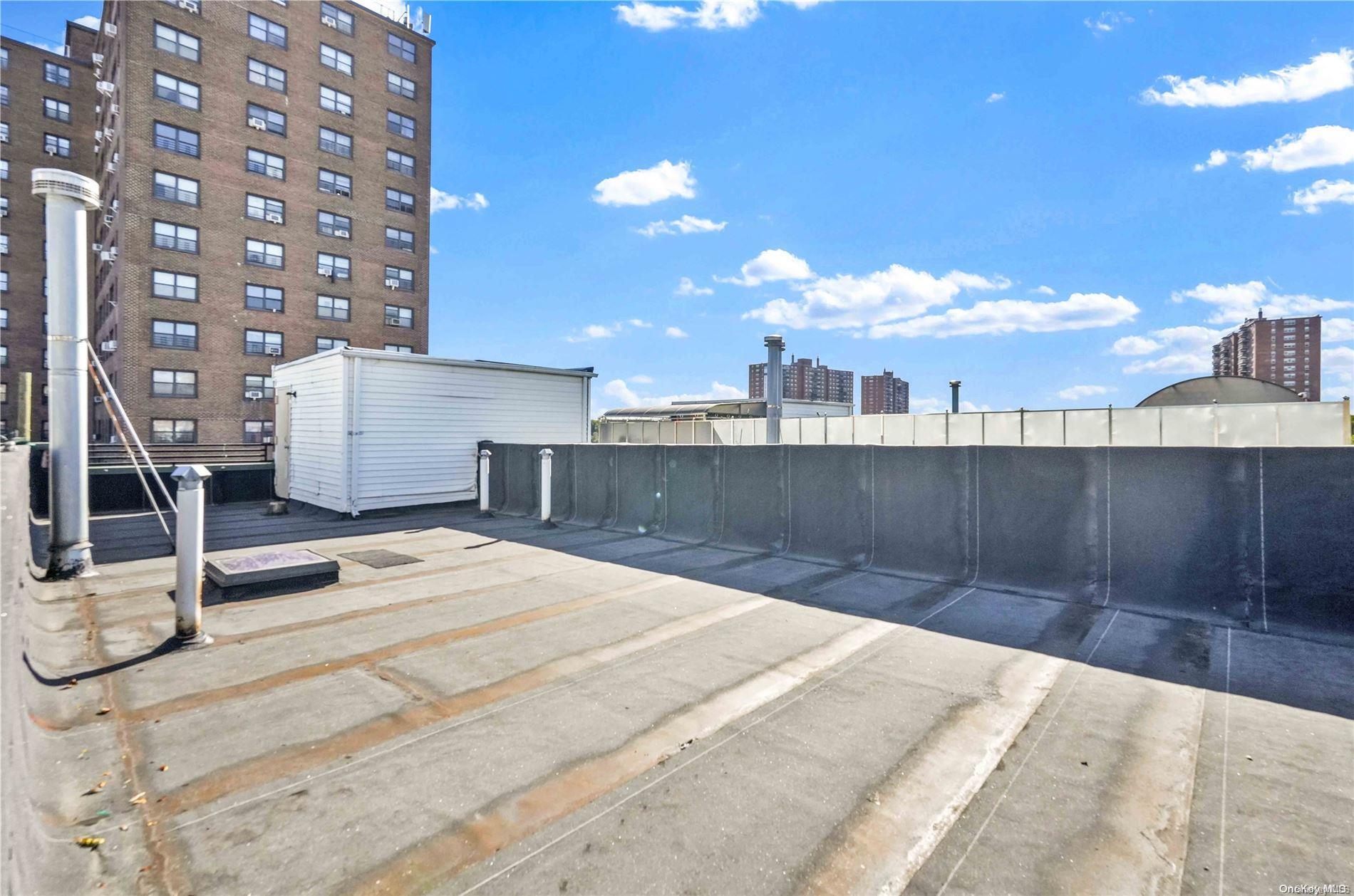 Property Photo: 1007 Ward Avenue NY 10472