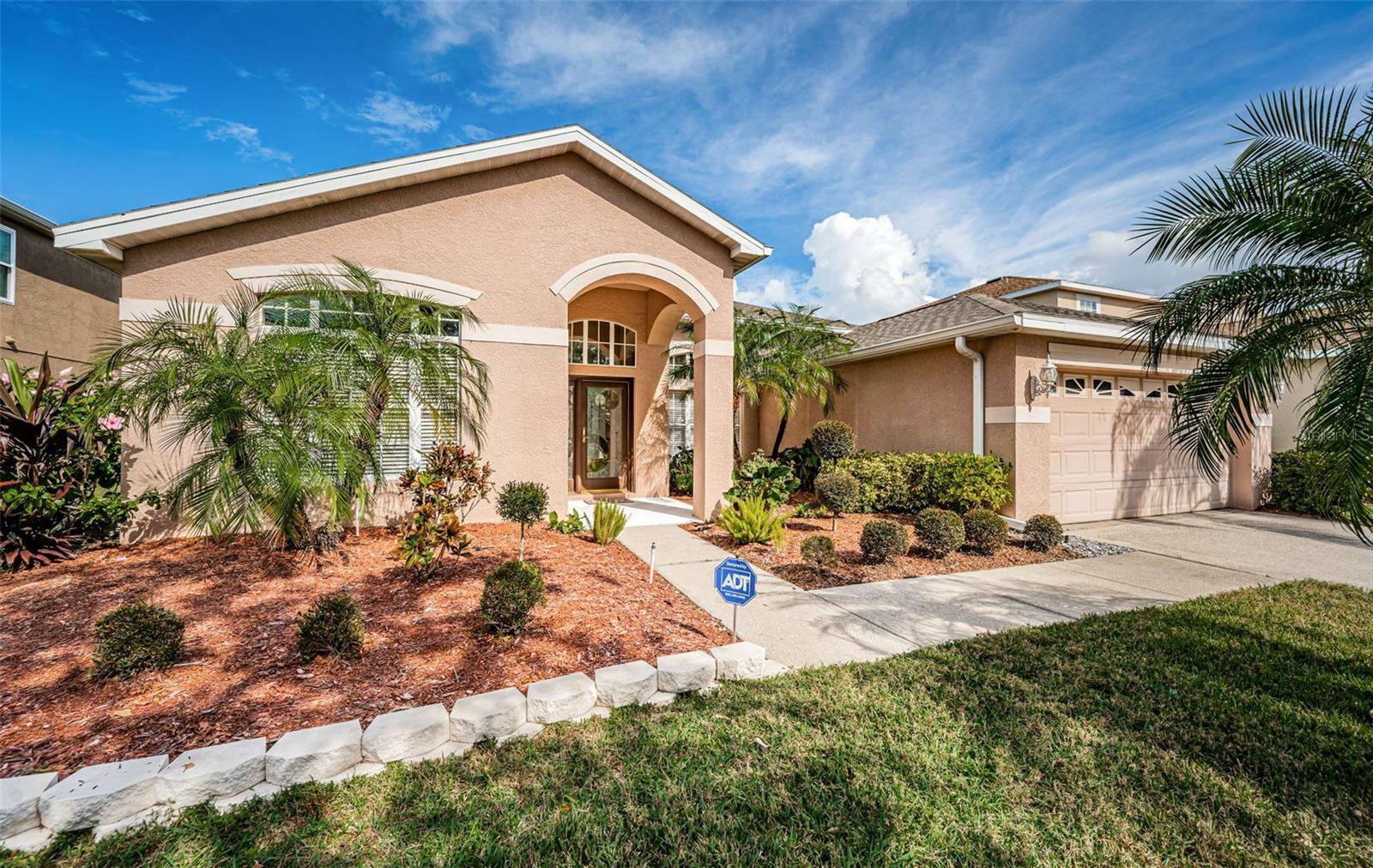 Property Photo:  8911 N River Road  FL 33635 