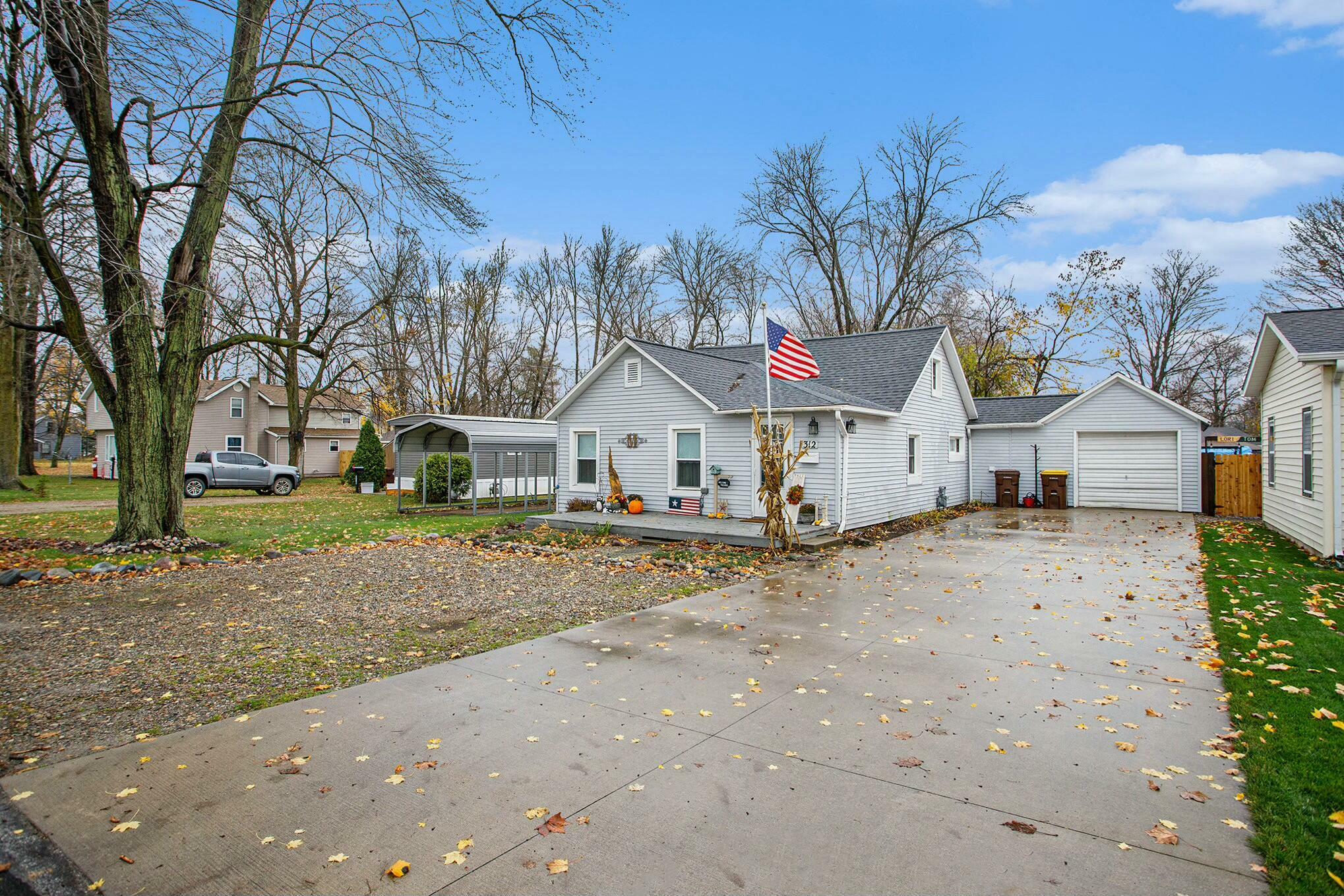 Property Photo:  312 Lee Street  MI 49094 