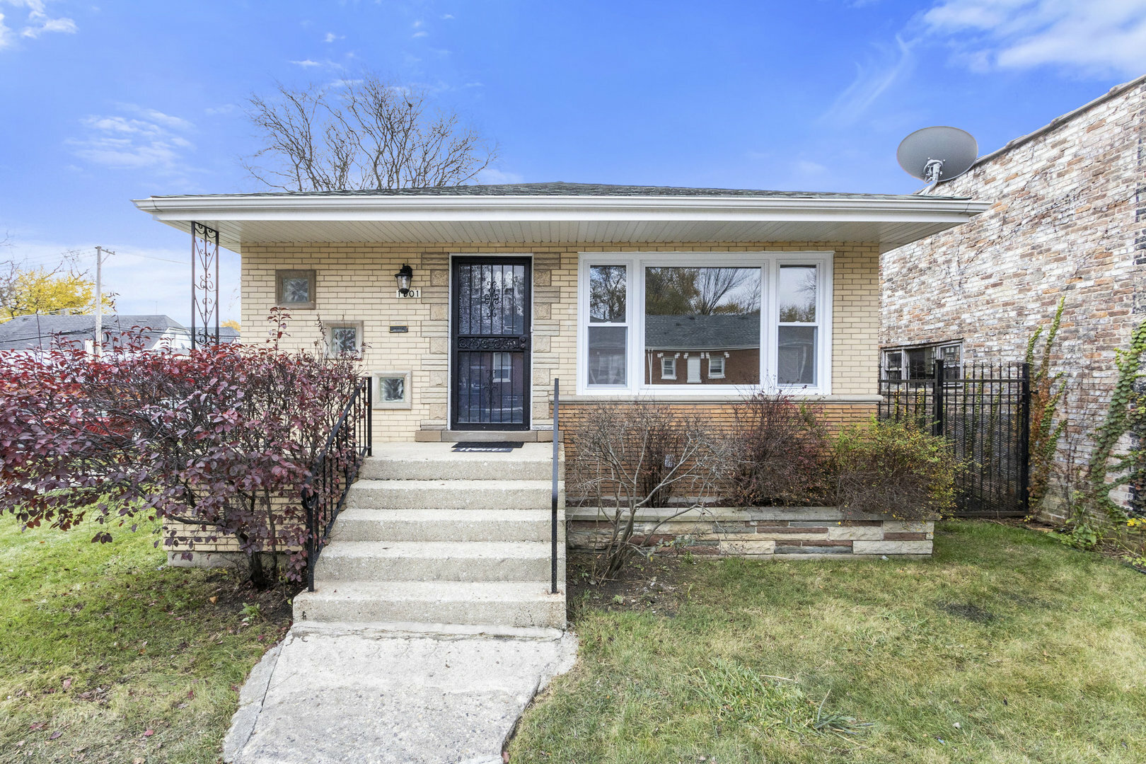 Property Photo:  1901 W 71st Street  IL 60636 