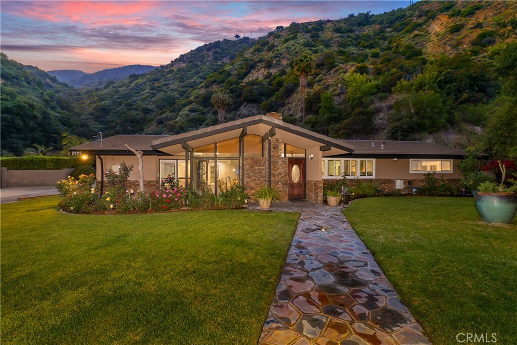 Property Photo:  2225 Canyon Road  CA 91006 