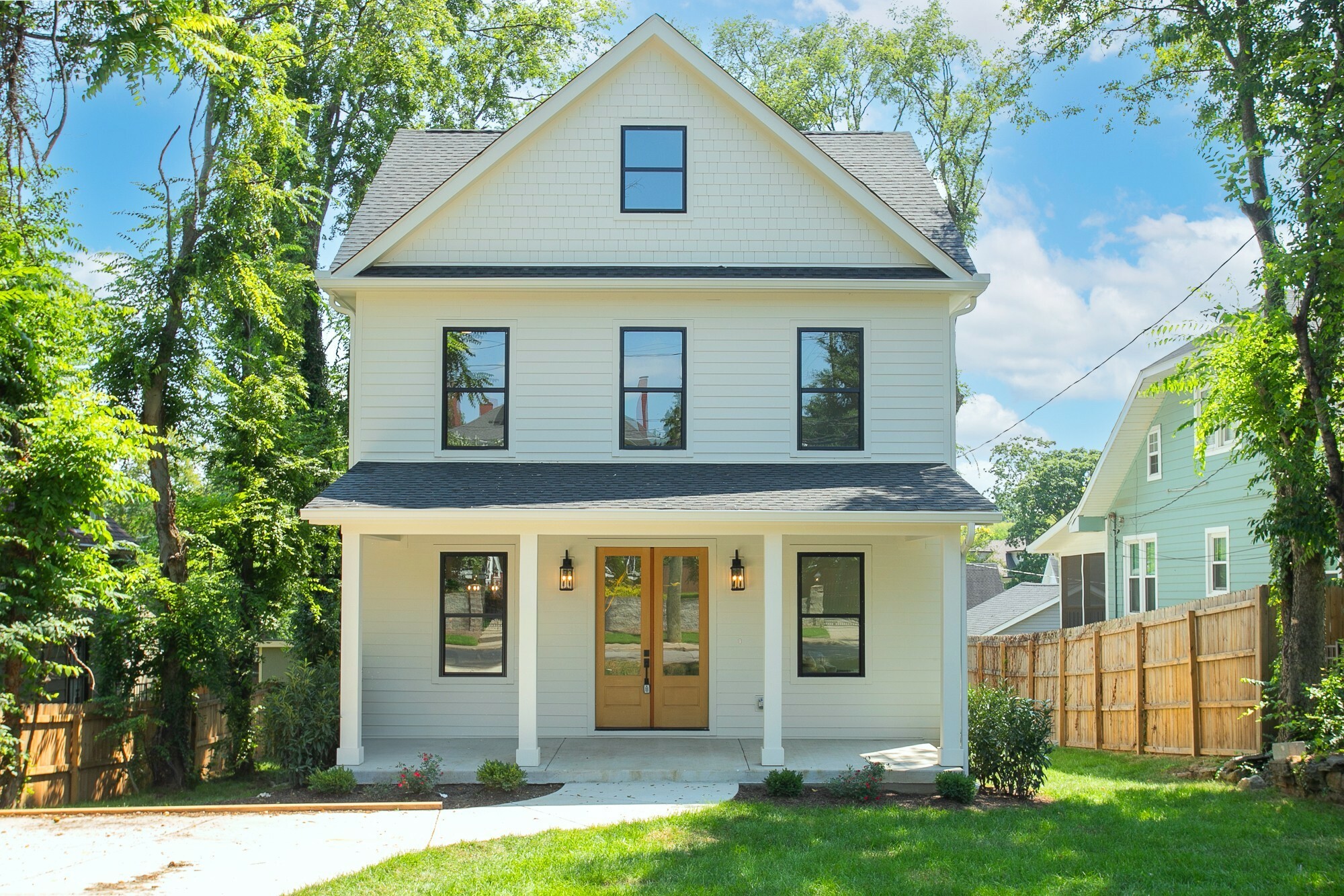 Property Photo:  1040 W Greenwood Ave  TN 37206 