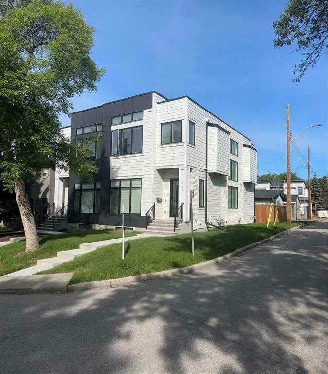 Property Photo:  923 36A Street NW  AB T3Z 3B3 