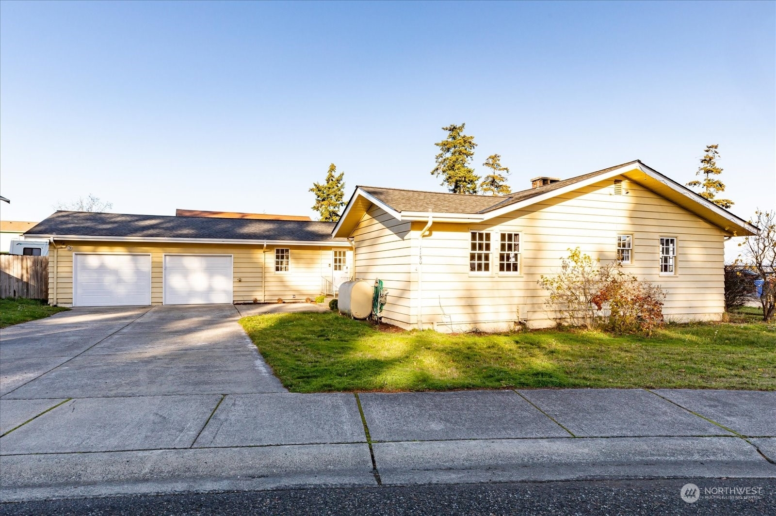 1180 NW Elwha Street  Oak Harbor WA 98277 photo