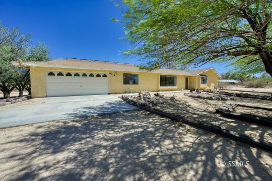 Property Photo: 6319 Denise Ave CA 93527