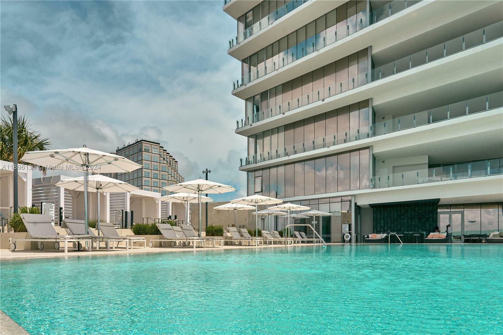 Property Photo:  300 Biscayne Blvd Way 3404  FL 33131 