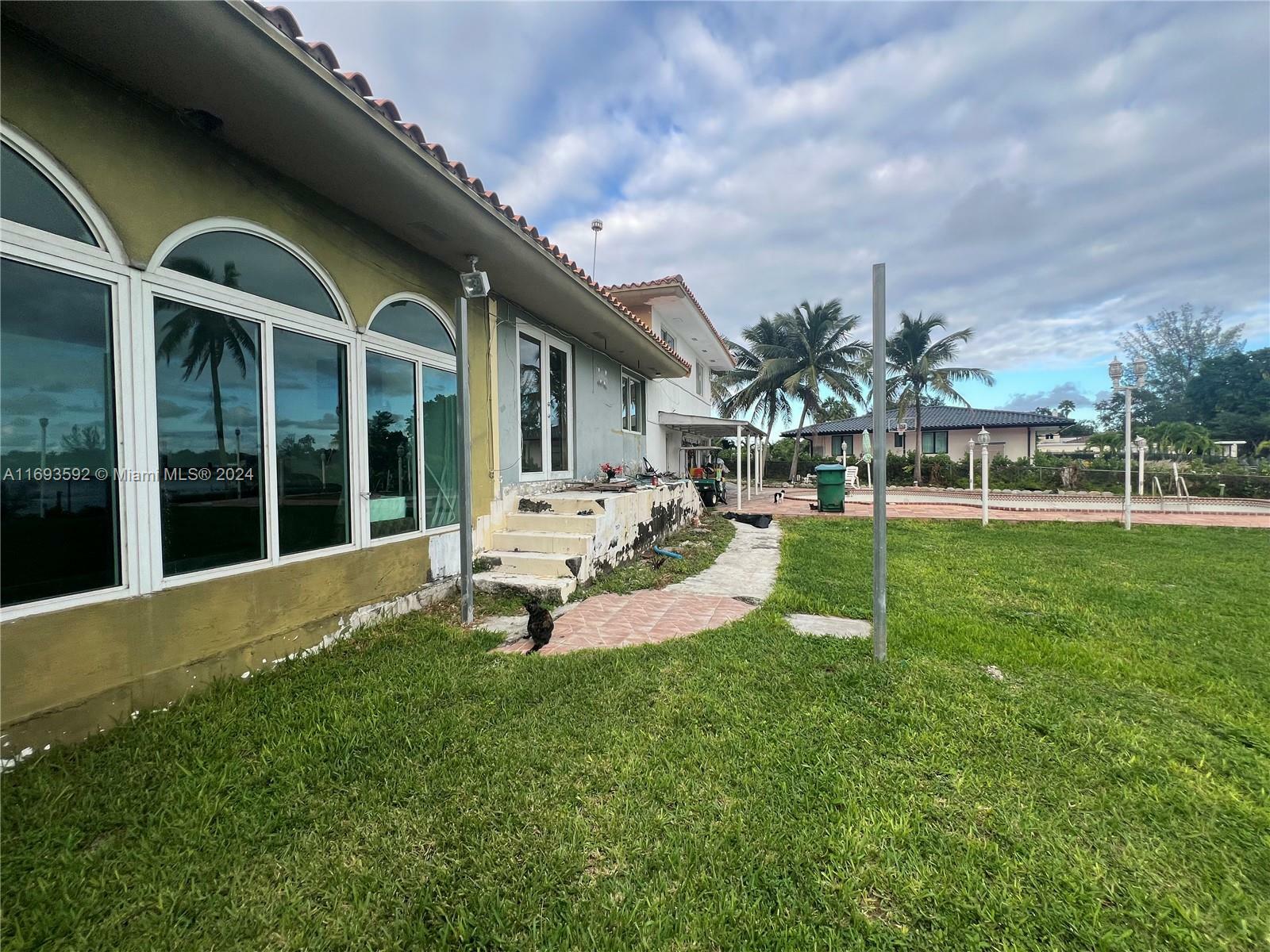 4399 SW 89th Ave  Miami FL 33165 photo