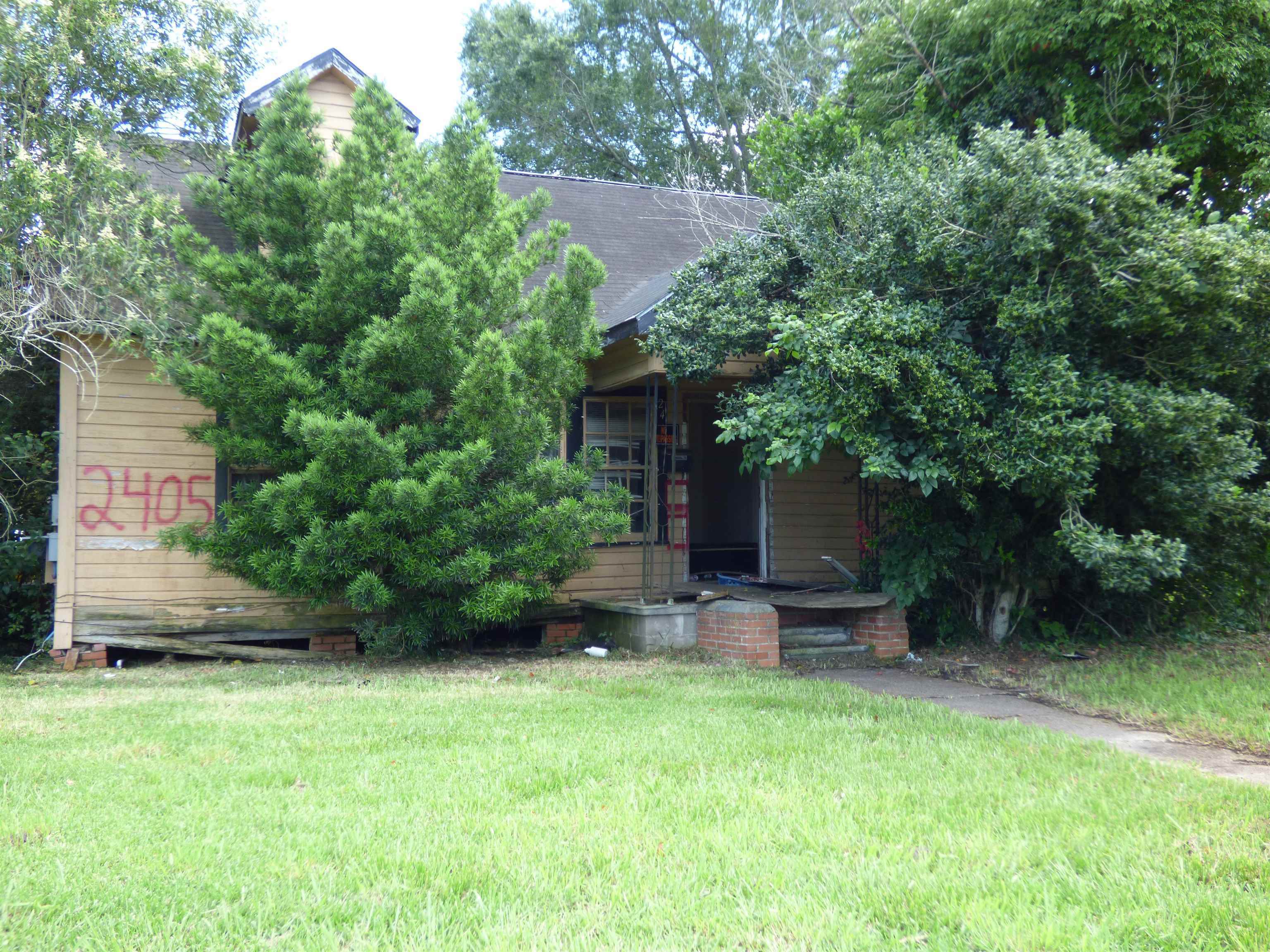 Property Photo:  2405 Terrell Ave  TX 77701 