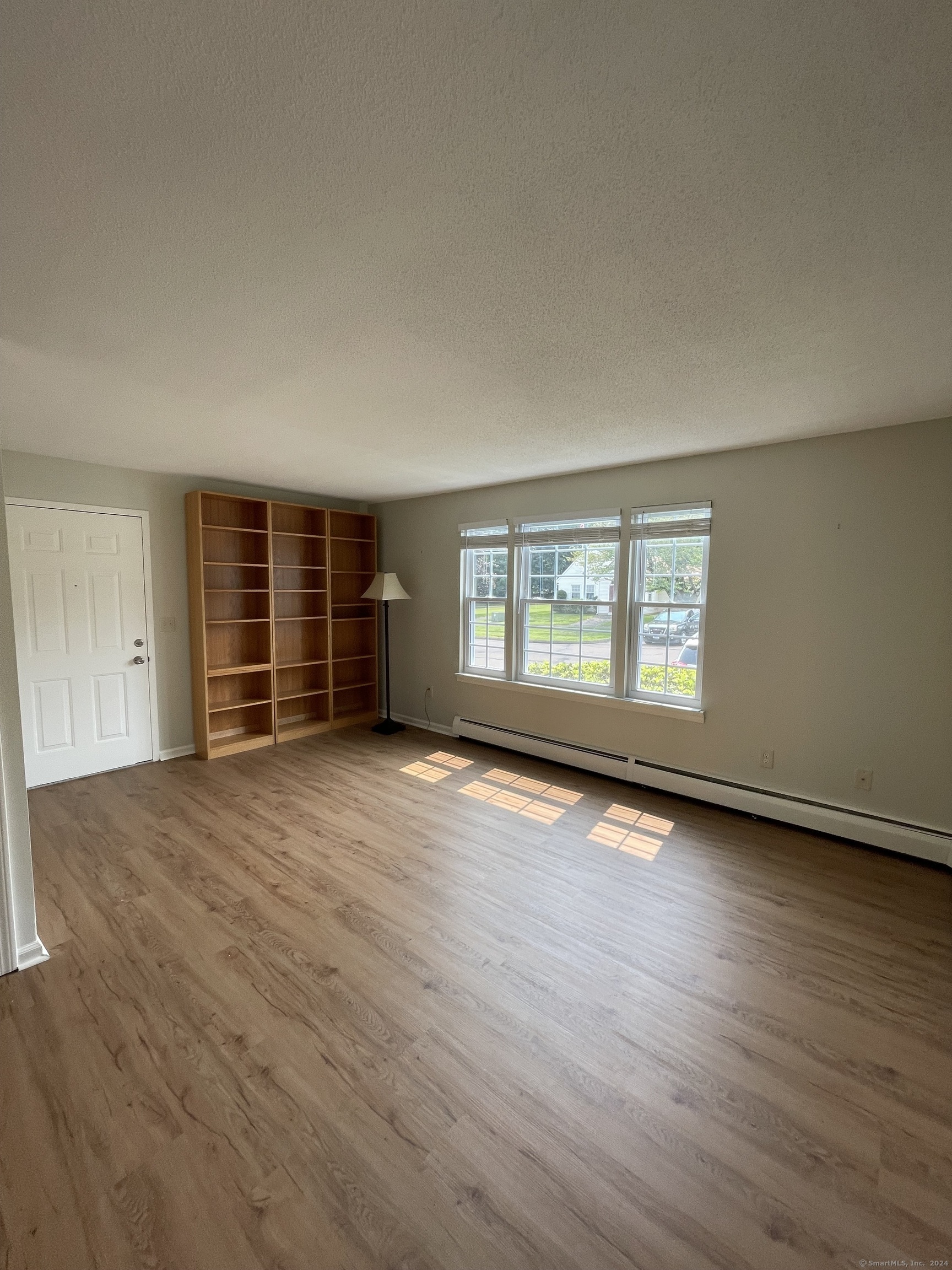 Property Photo:  14 Pinney Street Apt 10  CT 06029 