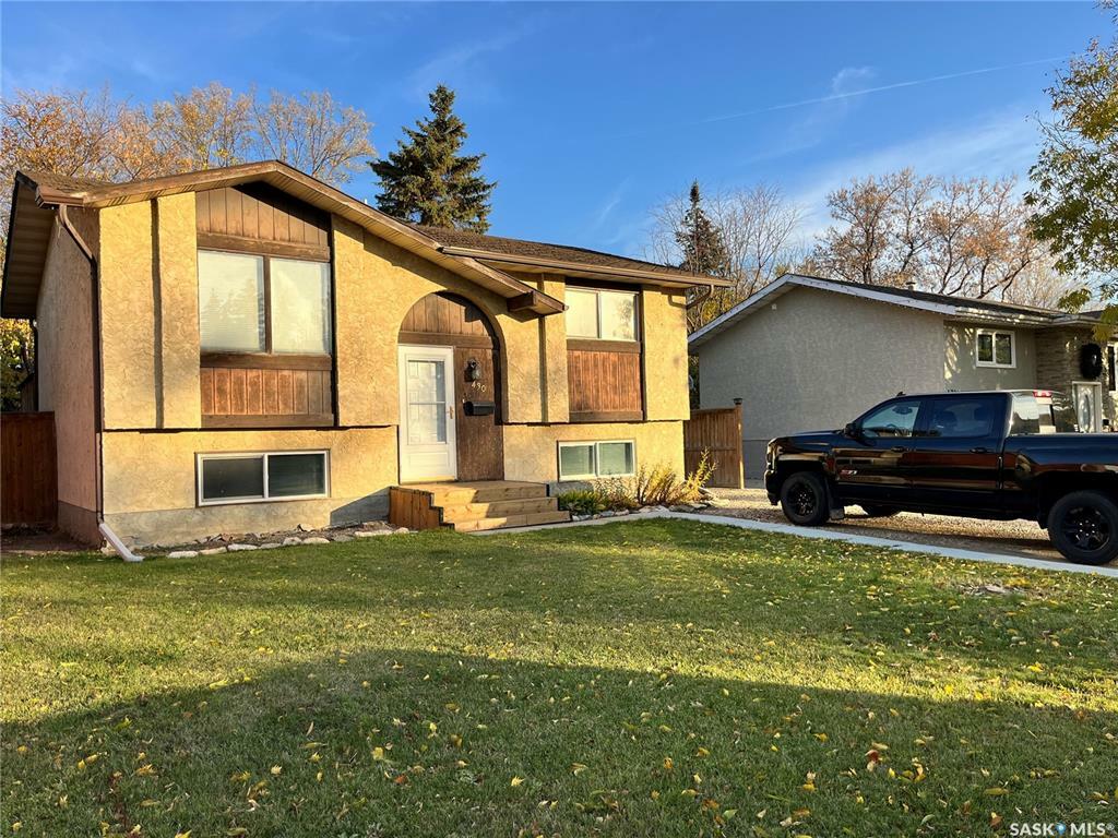 Property Photo:  430 Lenore Drive  SK S7K 5S7 