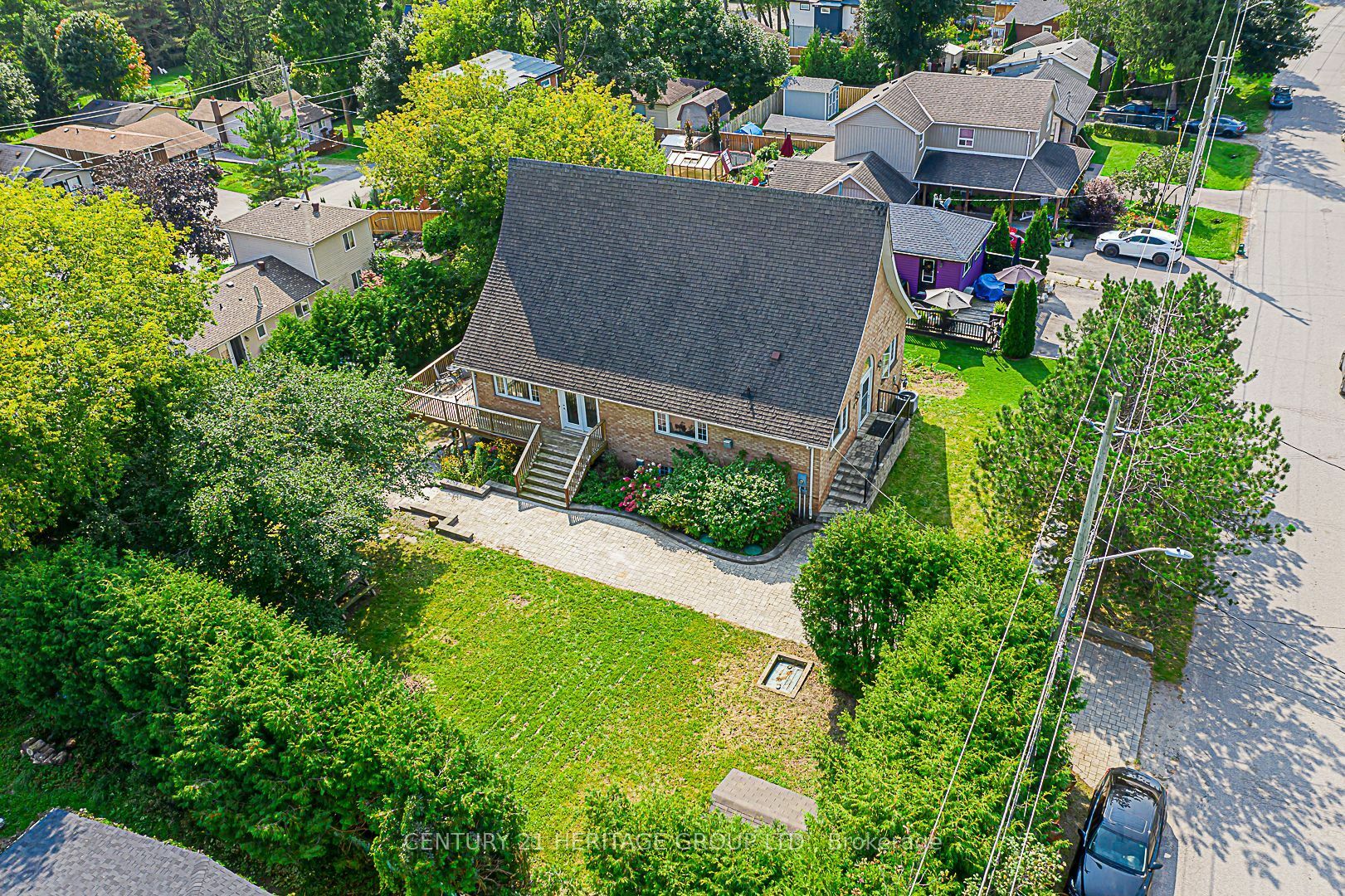 Photo de la propriété:  21 Windsor Dr N  ON L4A 7X3 