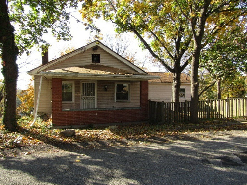 Property Photo:  2314 Columbia Ave  PA 15218 