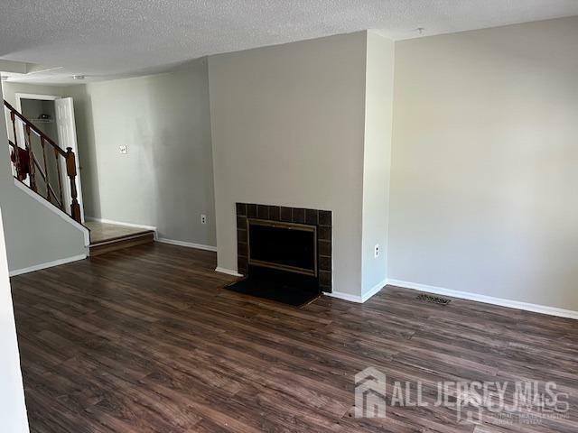 Property Photo:  32 Regal Drive  NJ 08852 