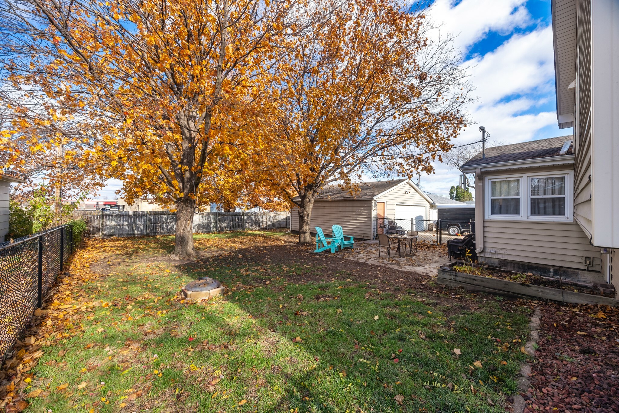 Property Photo:  822 SE 2nd Street  IA 50021 