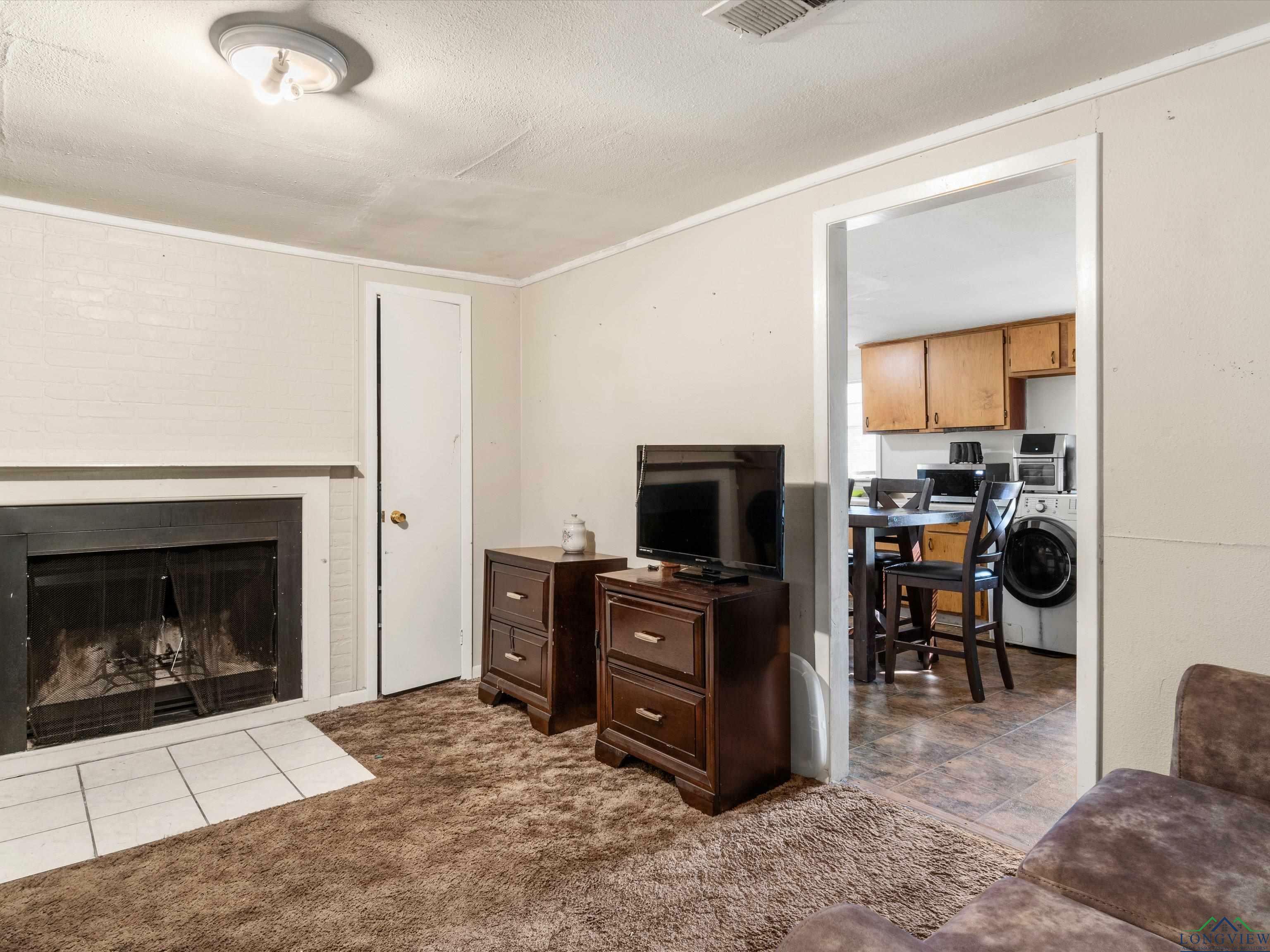 Property Photo:  801 W Butler St  TX 75644 