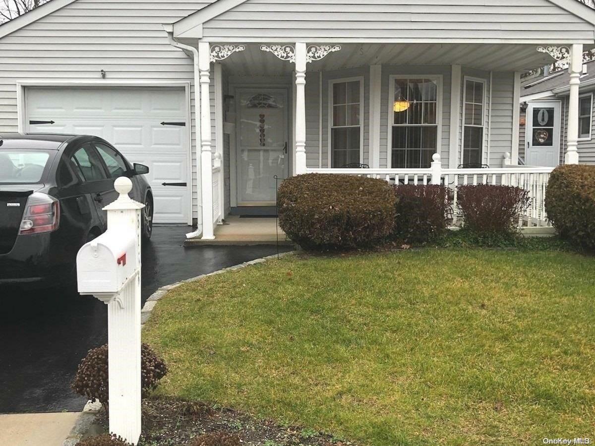 Property Photo: 5156 Village Circle 5156 NY 11949