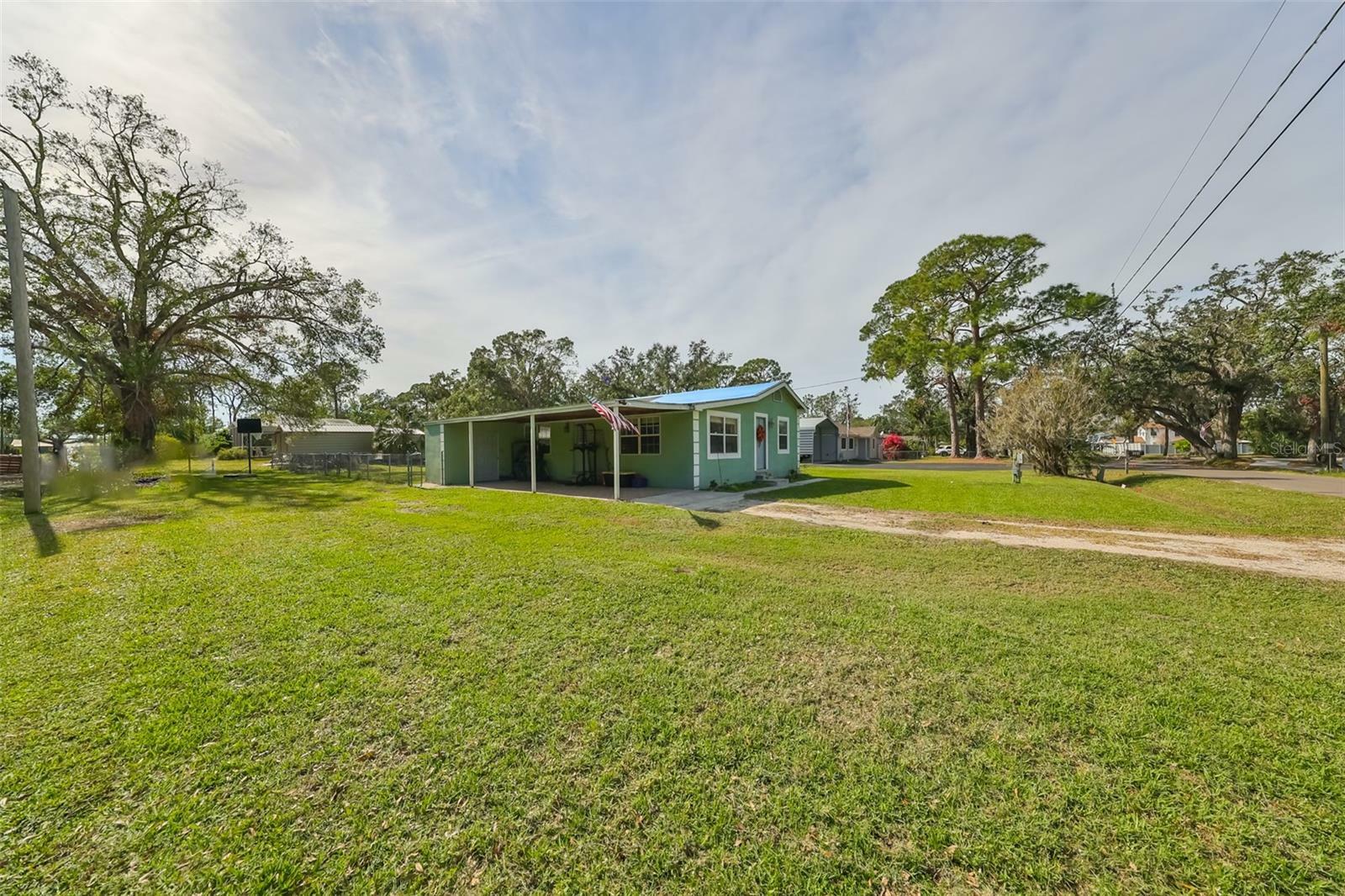 Property Photo:  502 4th Avenue SW  FL 33570 