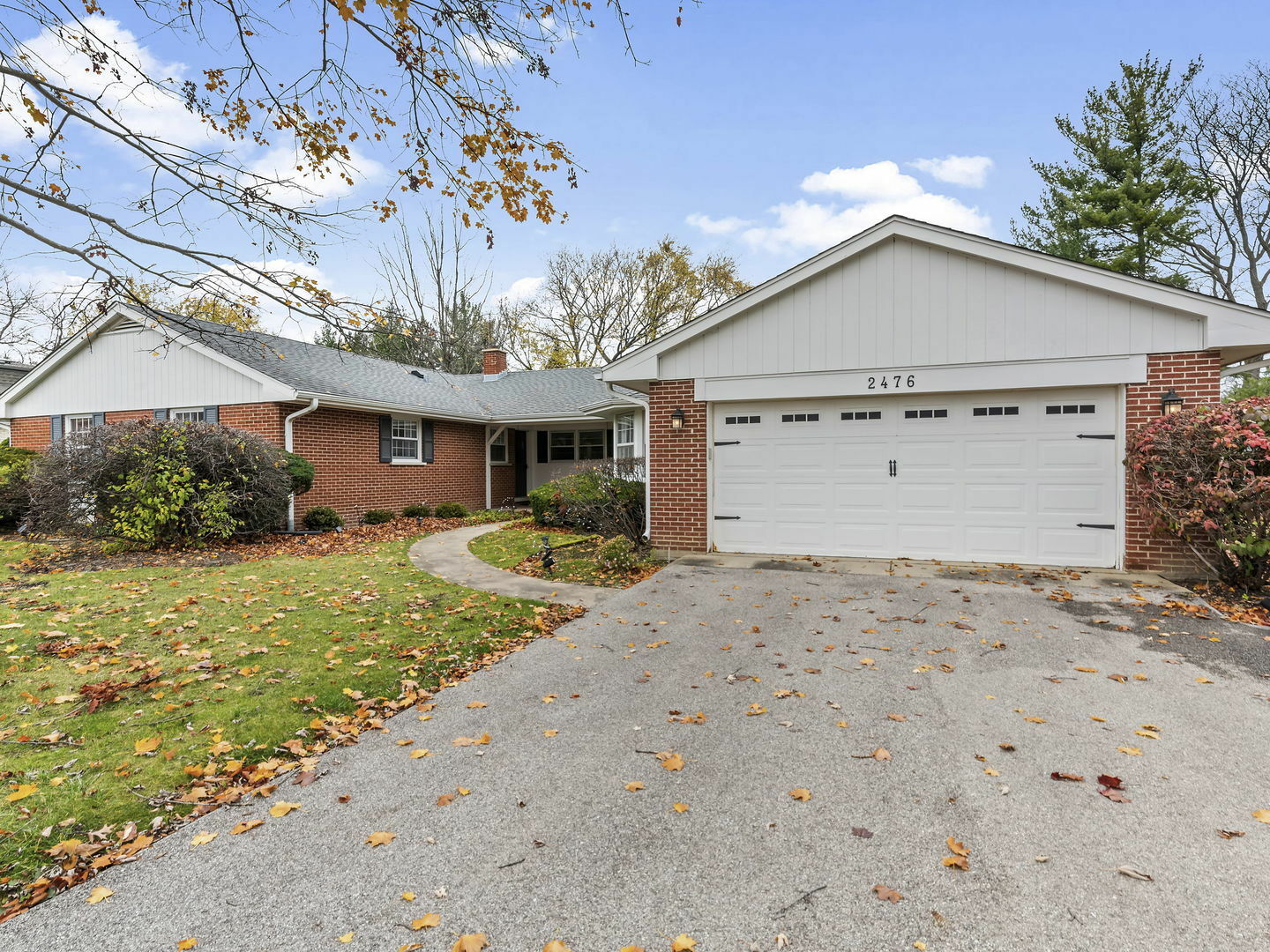 Property Photo:  2476 Woodlawn Road  IL 60062 