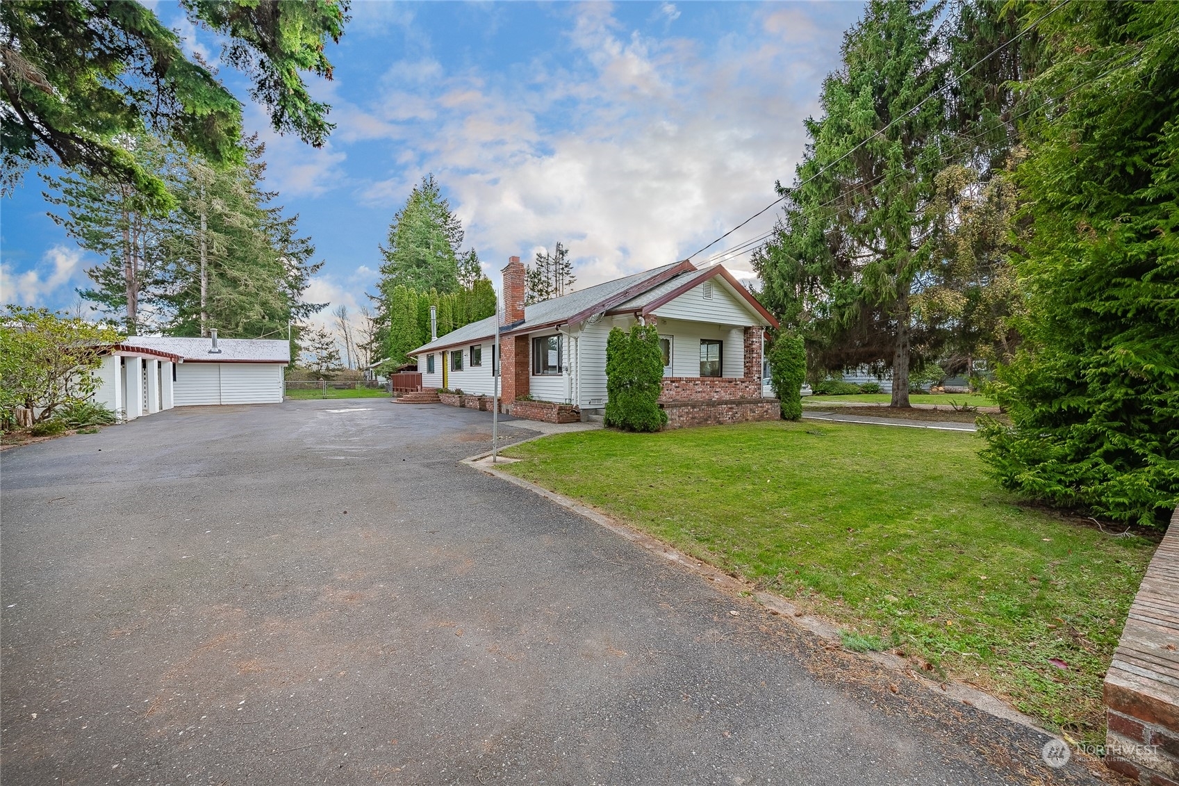 Property Photo:  2719 Cedarwood Ave  WA 98225 