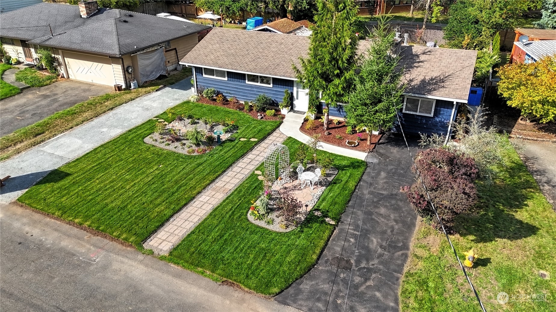 Property Photo:  4009 219th Street SW  WA 98043 