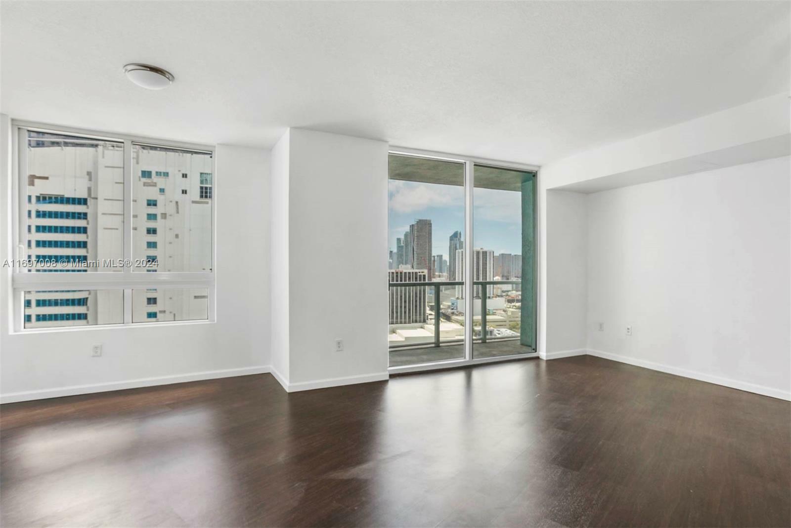 Property Photo:  1900 N Bayshore Dr 2919  FL 33132 