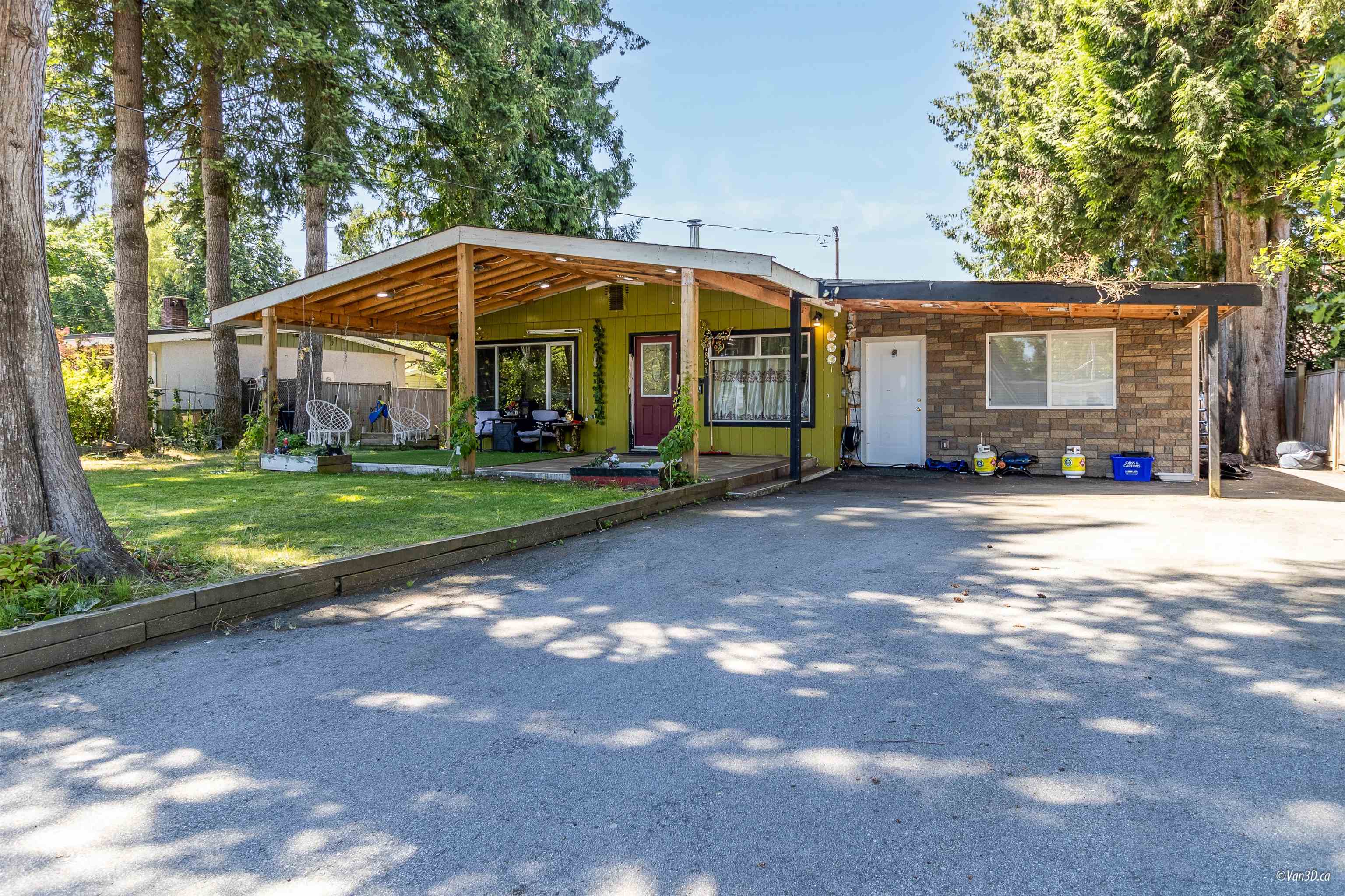 11851 Hawthorne Street  Maple Ridge BC V2X 6V5 photo